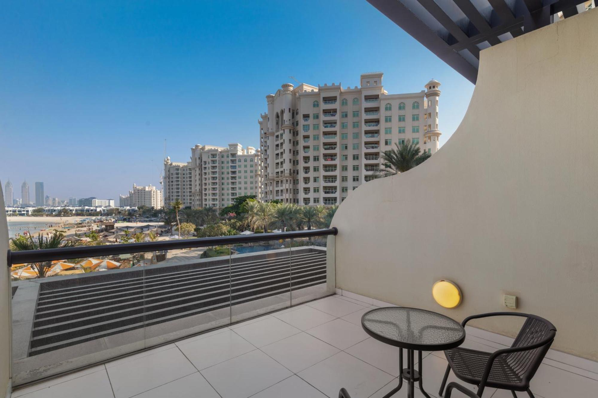 Bright Beachfront With Breathtaking Views Dubai