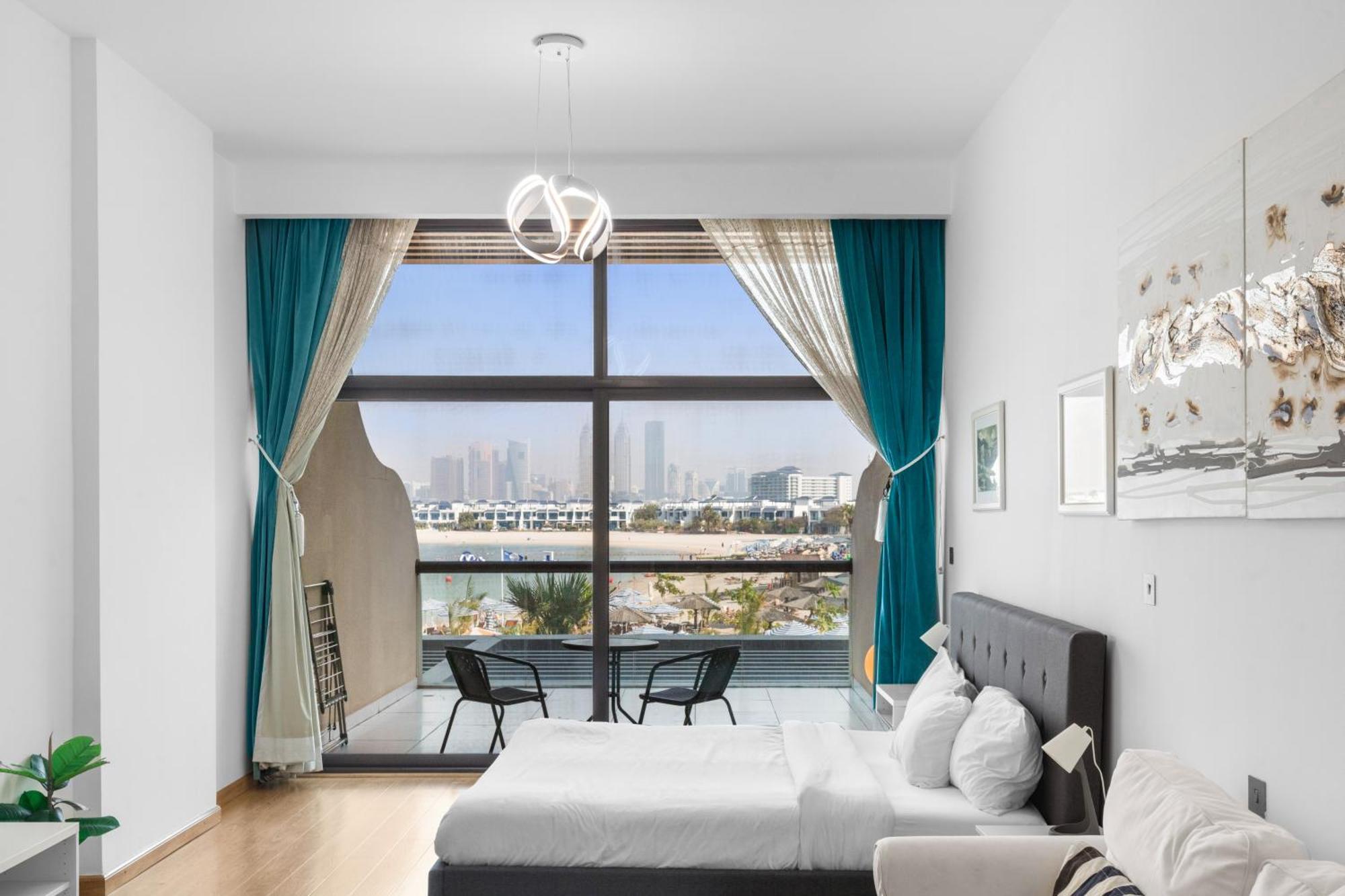 Bright Beachfront With Breathtaking Views Apartment Dubai