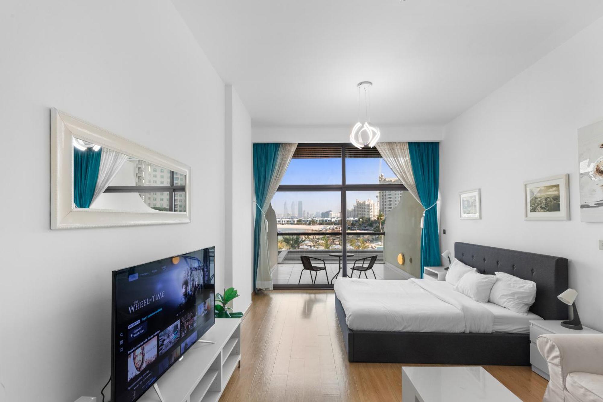 Apartment Bright Beachfront With Breathtaking Views