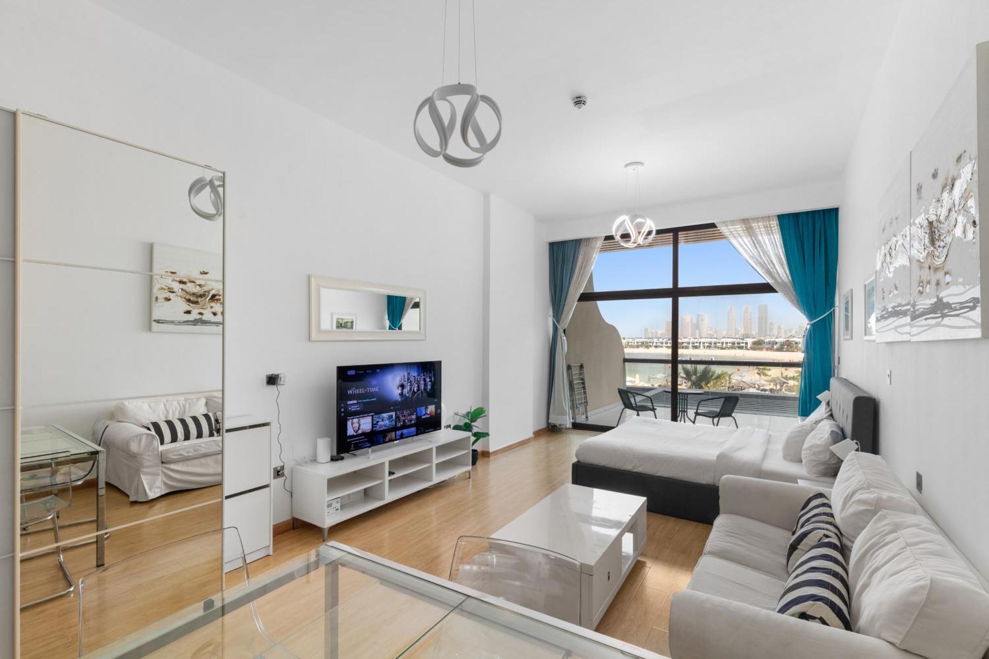 Apartment Bright Beachfront With Breathtaking Views