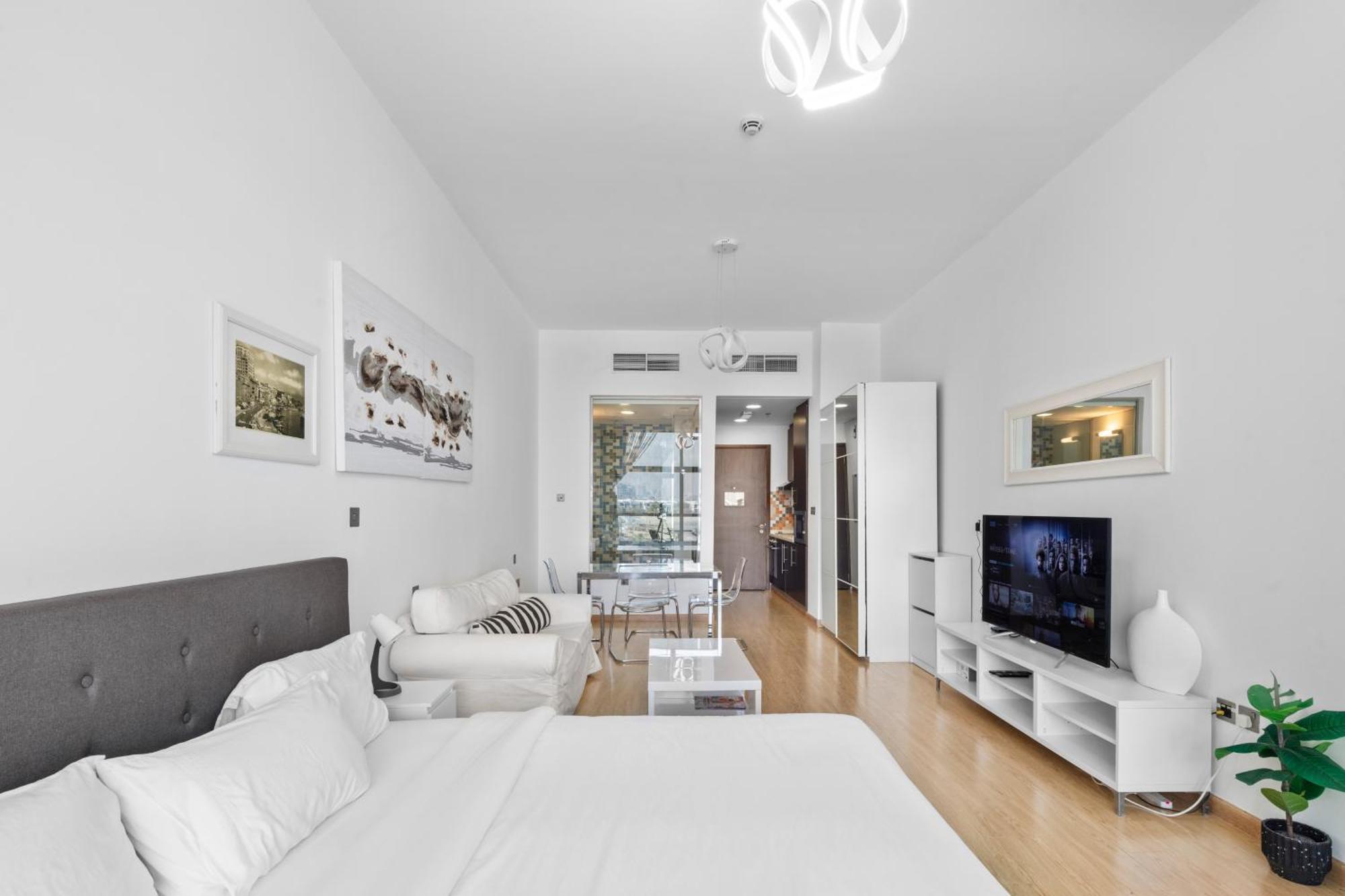 Bright Beachfront With Breathtaking Views Dubai