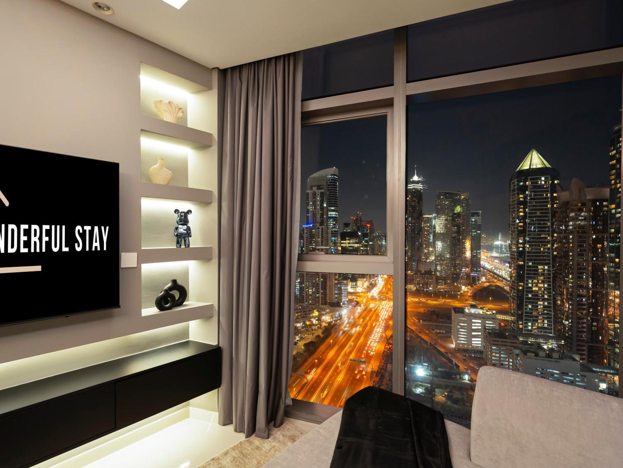 Wonderfulstay At Paramount - Highest Infinity Pool - Burj Khalifa View - Brand New Luxury Apartment *