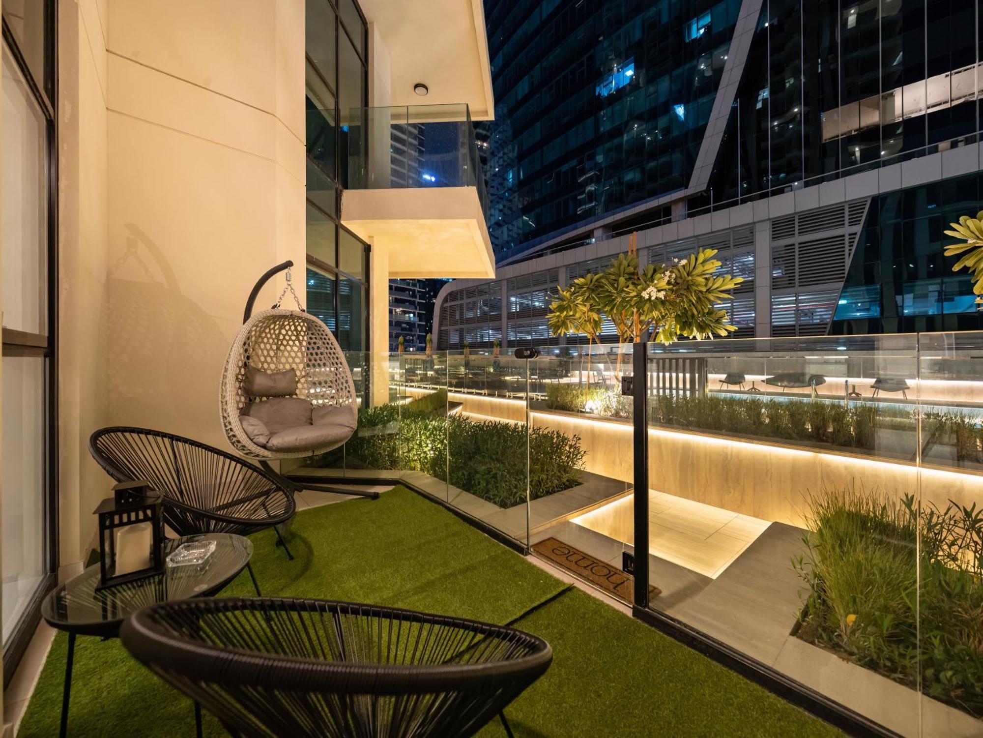 Pool View In Business Bay 2km Burj Khalifa * Dubai