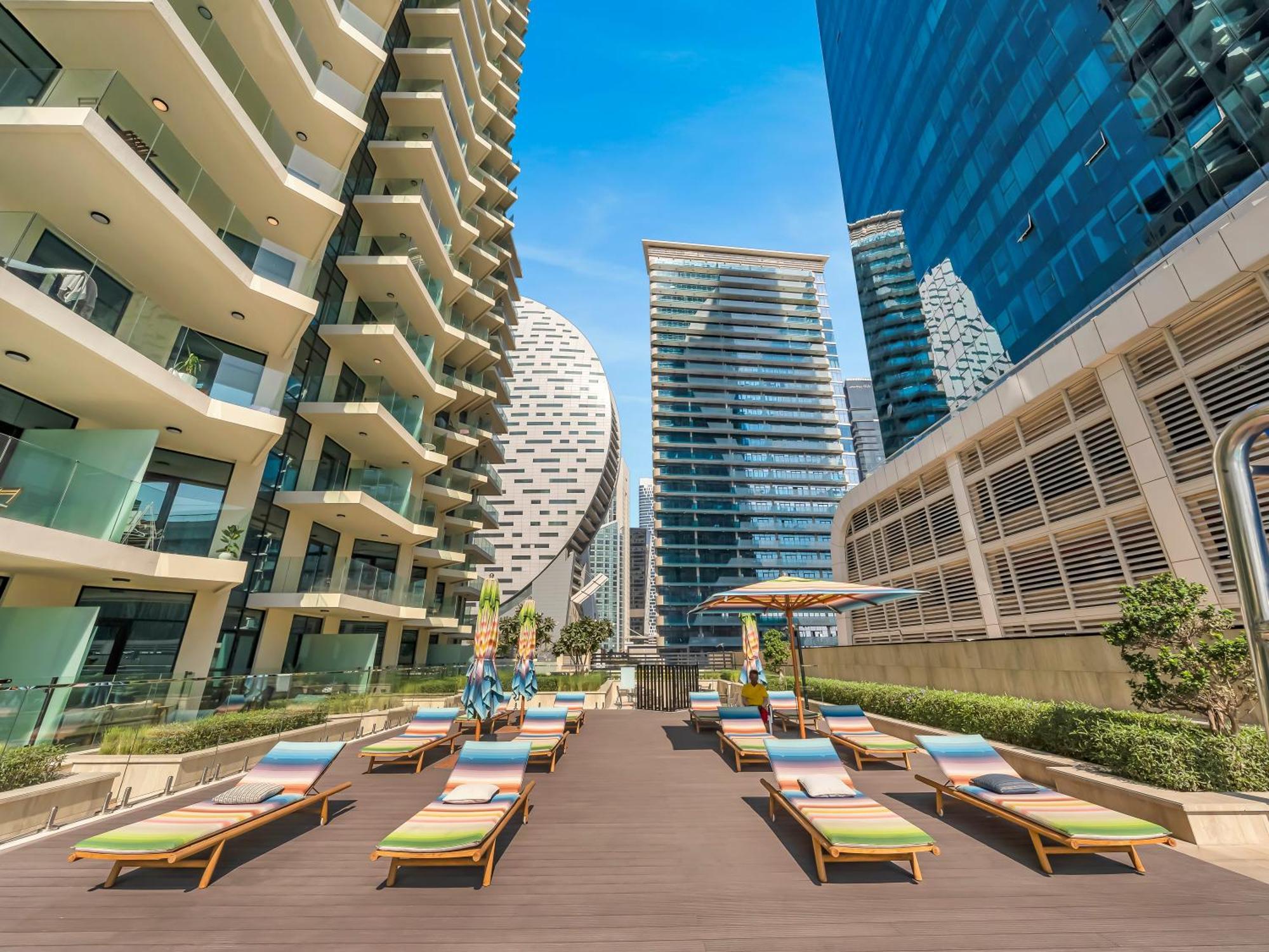 Pool View In Business Bay 2km Burj Khalifa * Dubai