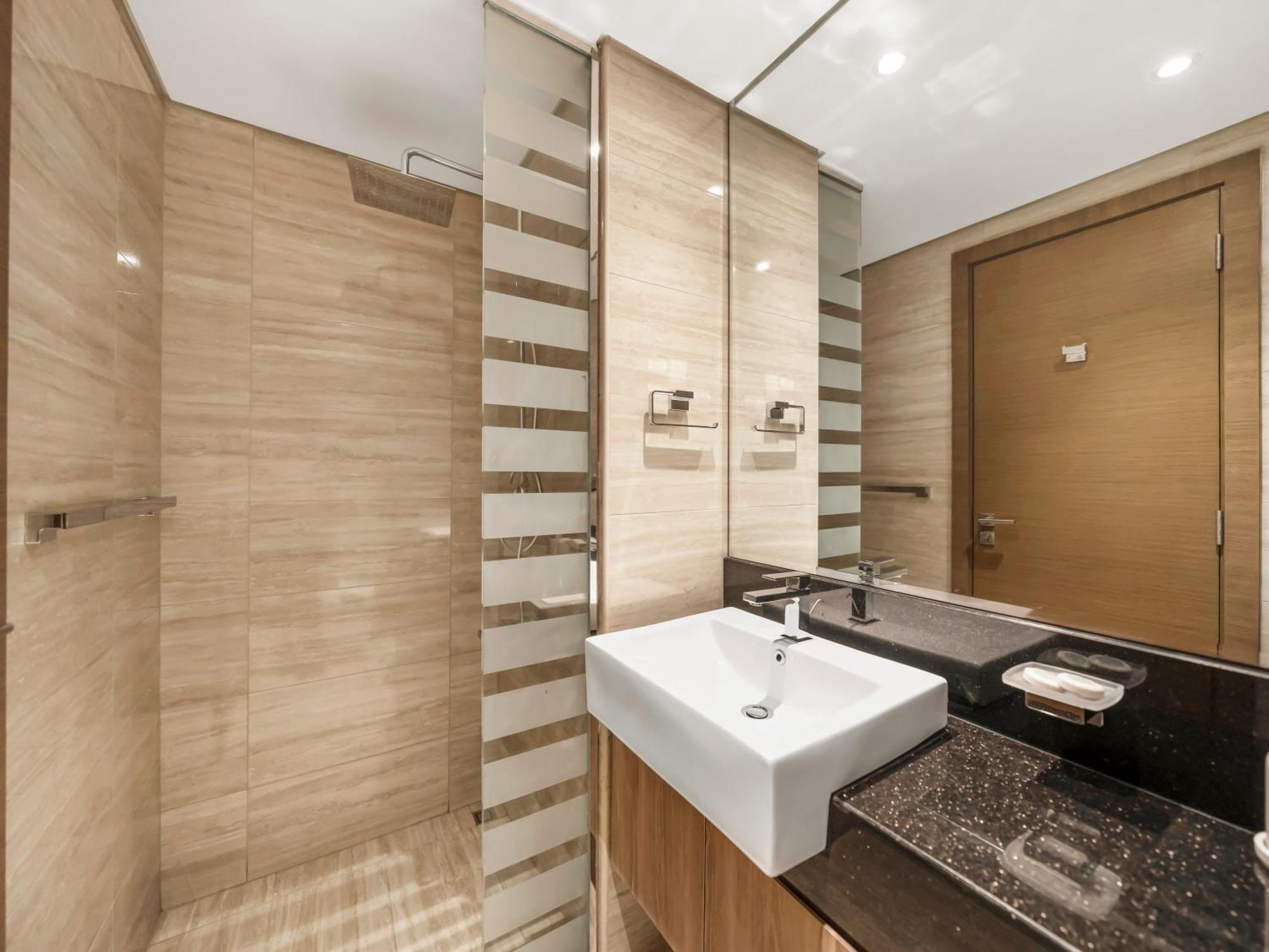 Apartment Pool View In Business Bay 2km Burj Khalifa