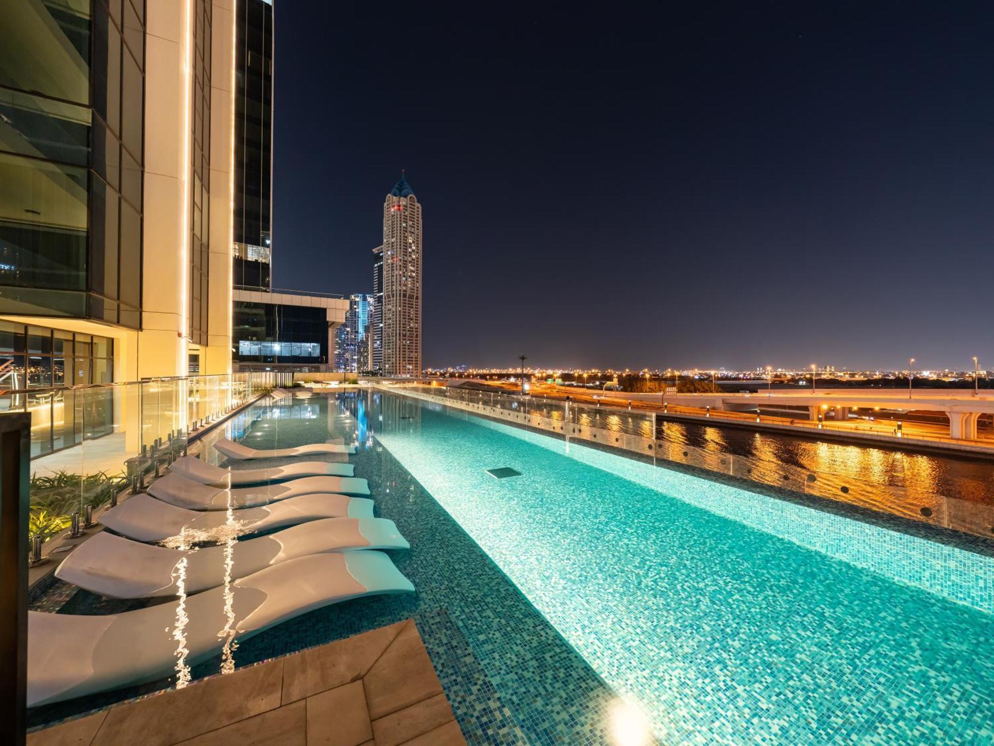 Pool View In Business Bay 2km Burj Khalifa Apartment Dubai