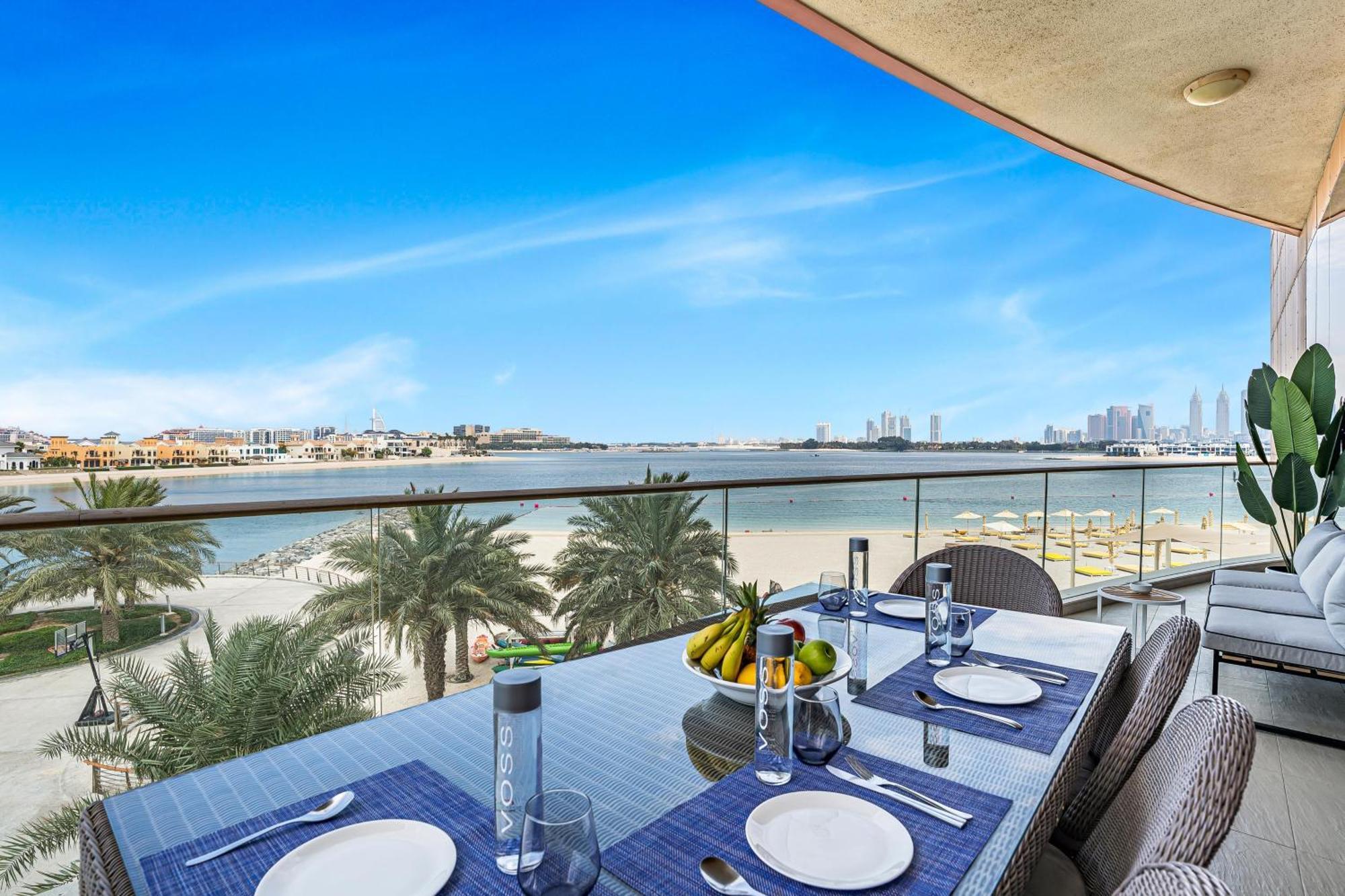 Tiara Deluxe 3 Bedroom With Private Beach, Burj & Atlantis Sea View Apartment *