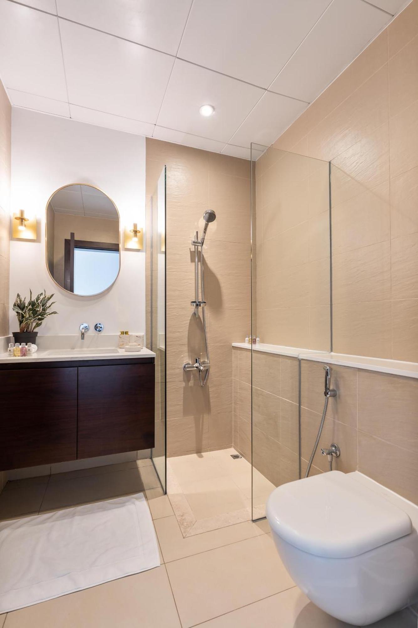 Apartment Tiara Deluxe 3 Bedroom With Private Beach, Burj & Atlantis Sea View Dubai