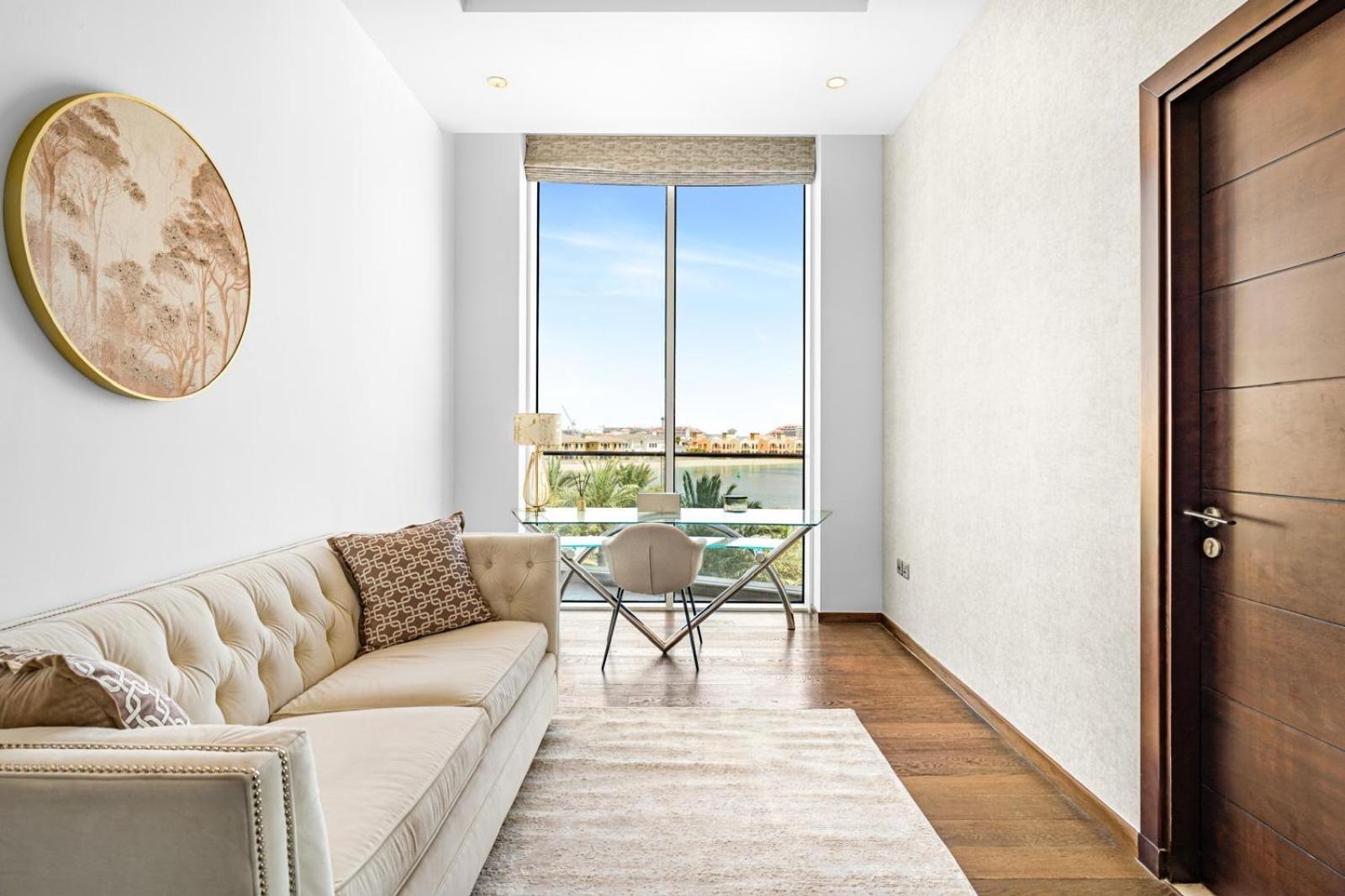 Apartment Tiara Deluxe 3 Bedroom With Private Beach, Burj & Atlantis Sea View