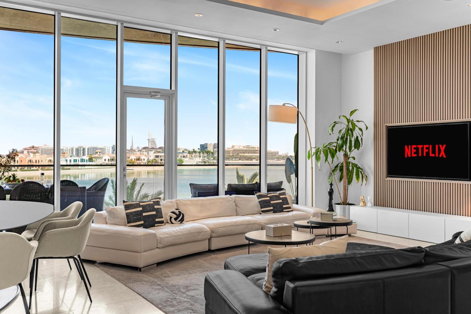 Apartment Tiara Deluxe 3 Bedroom With Private Beach, Burj & Atlantis Sea View