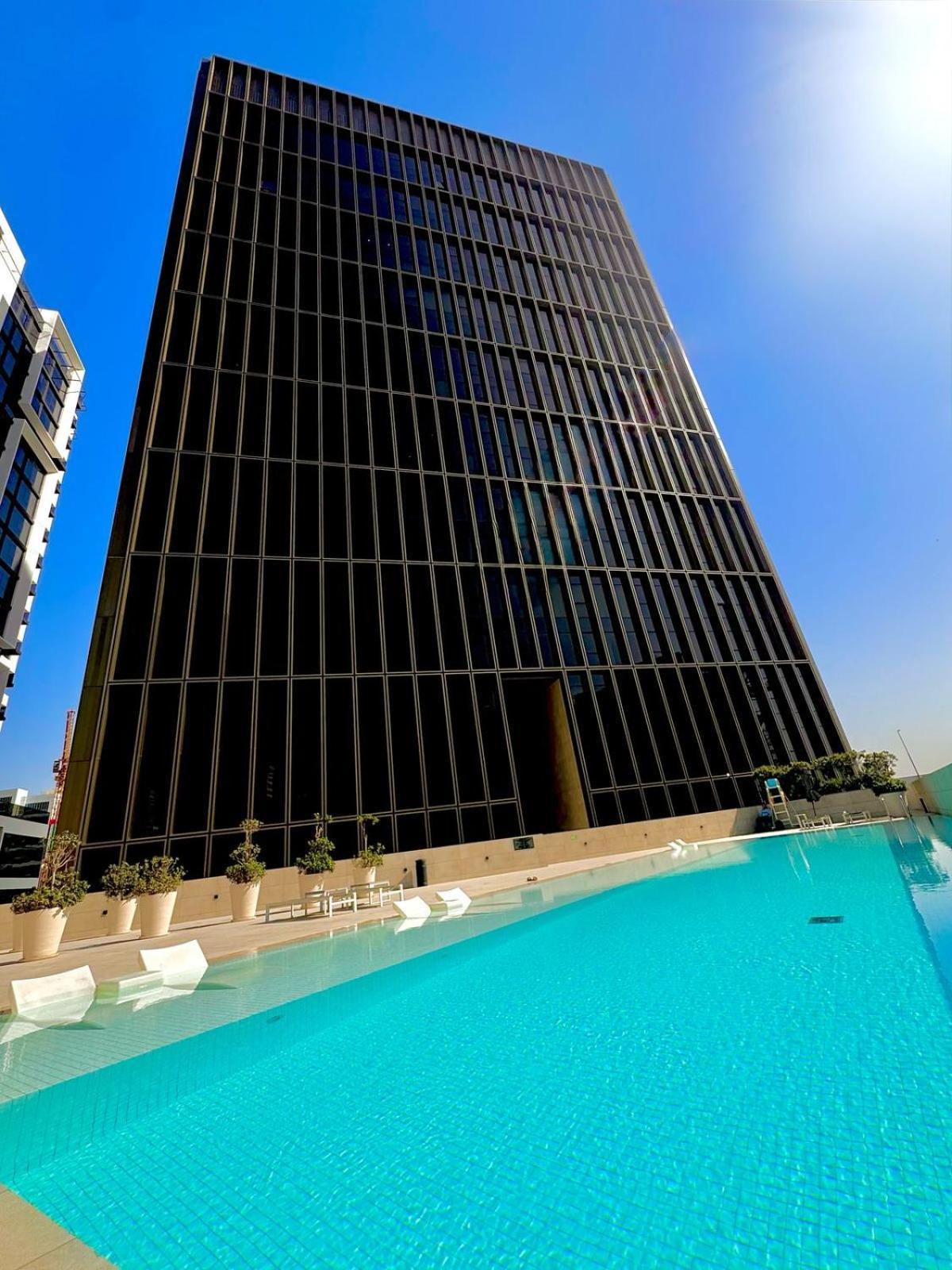 Apartment Modern 1br In The Heart Of By Simply Comfort Dubai