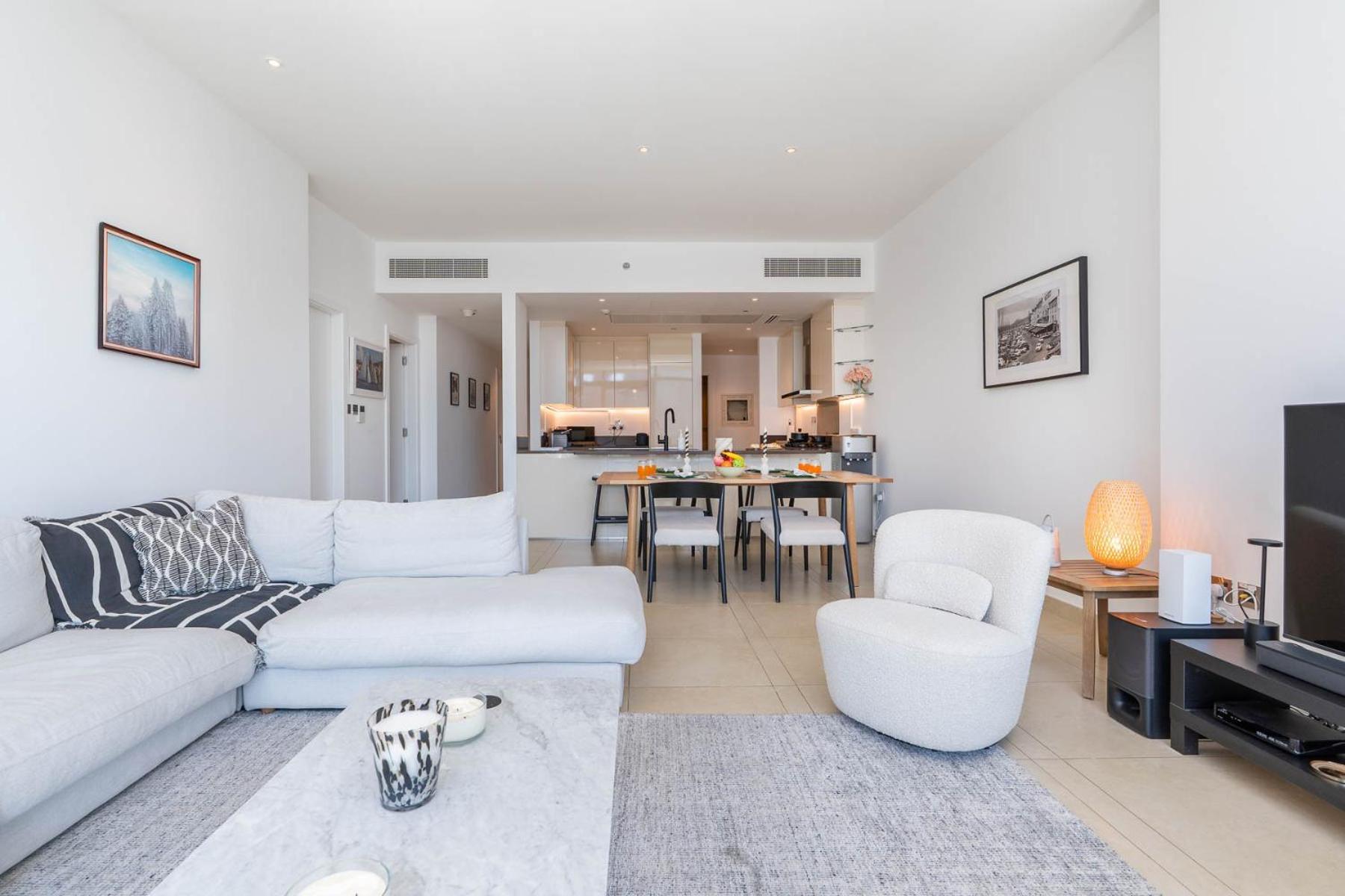 Spacious - Waterfront View - Ideal For Families