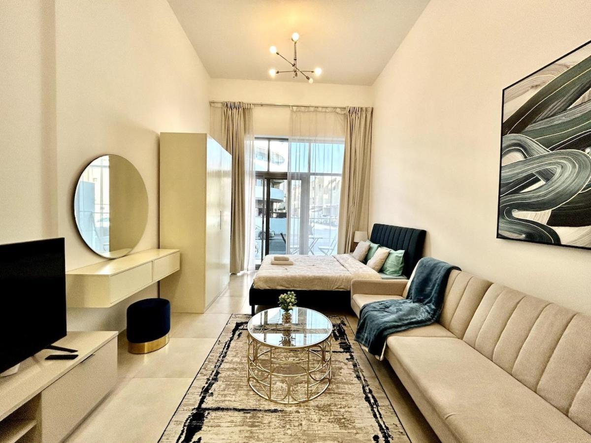 Homes2retreat - Stylish Gym & Pool, Jvc *