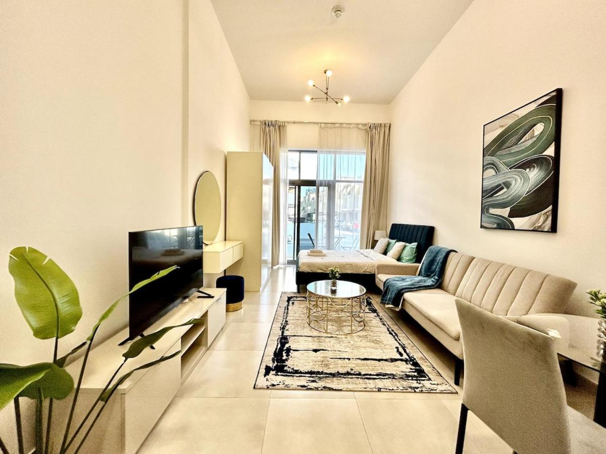 Homes2retreat - Stylish Gym & Pool, Jvc * Dubai
