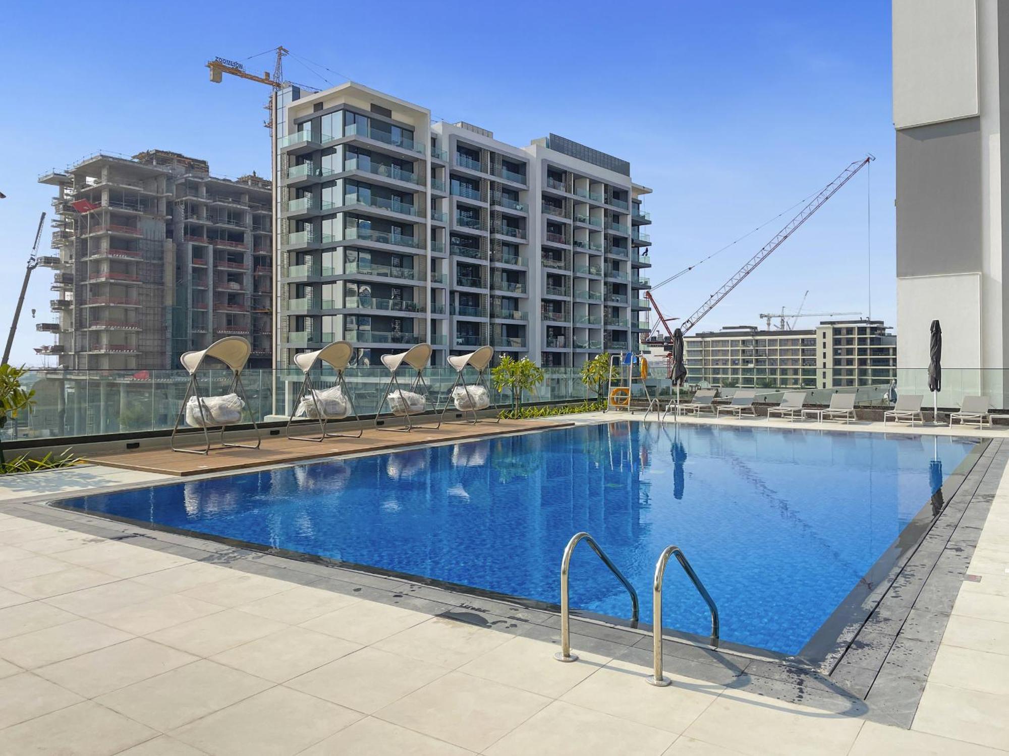 Vayk - Luxurious 1bd With Balcony In Hills Estate Apartment