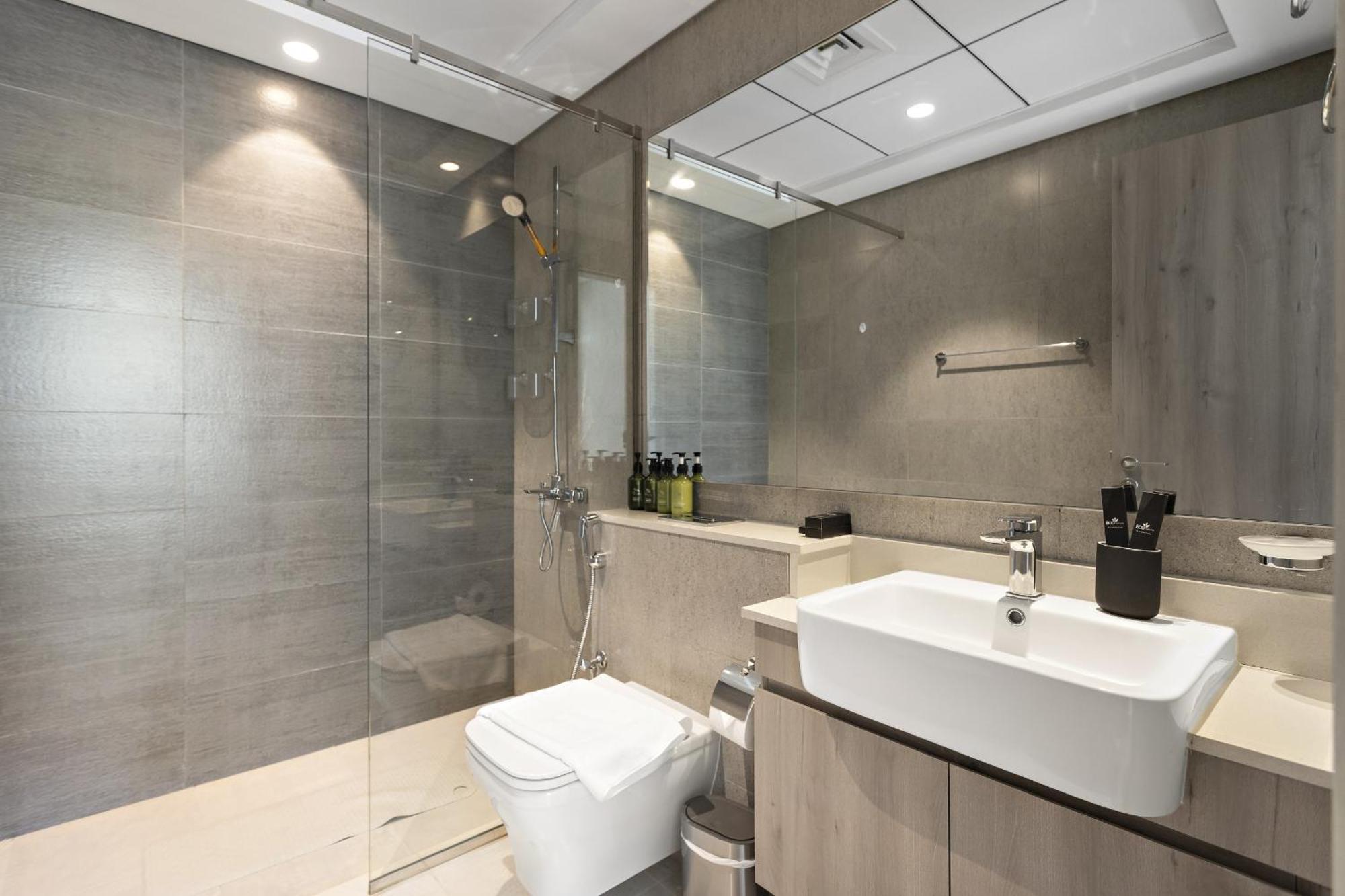 Vayk - Luxurious 1bd With Balcony In Hills Estate *