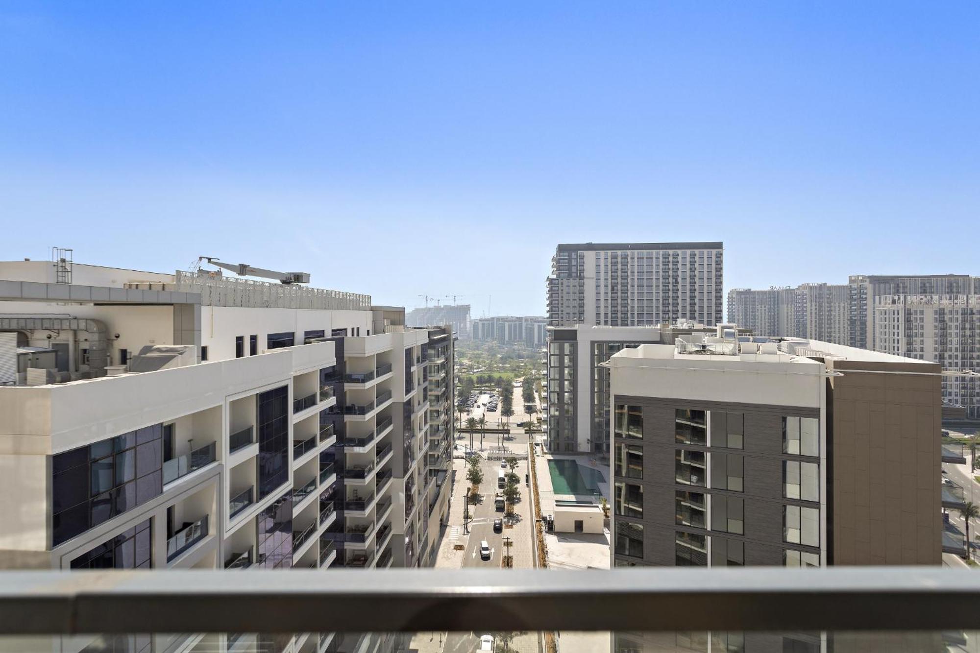 Vayk - Luxurious 1bd With Balcony In Hills Estate * Dubai
