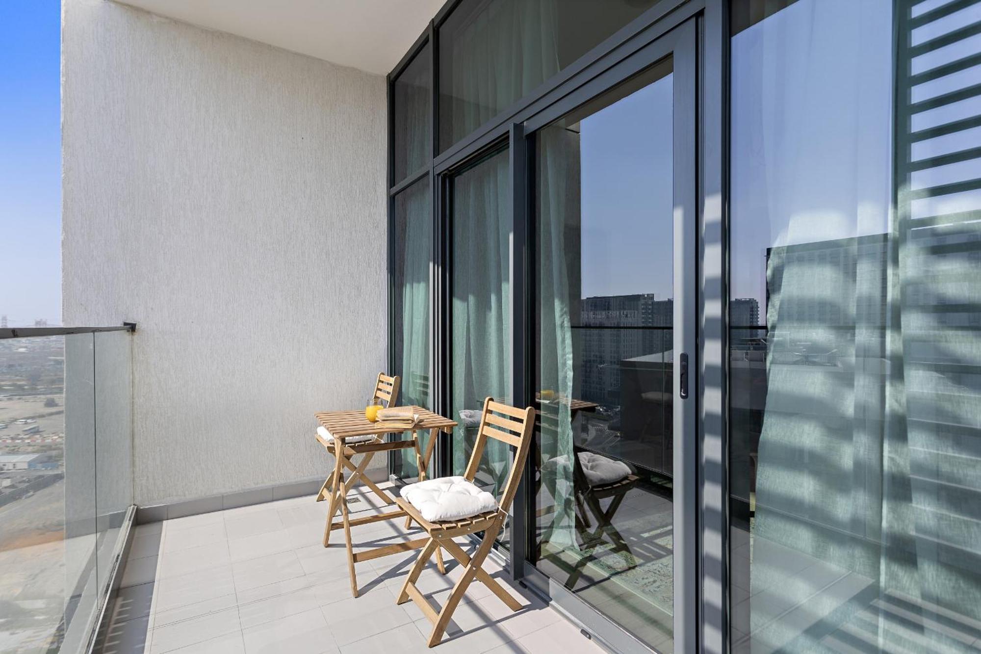 Vayk - Luxurious 1bd With Balcony In Hills Estate Apartment *