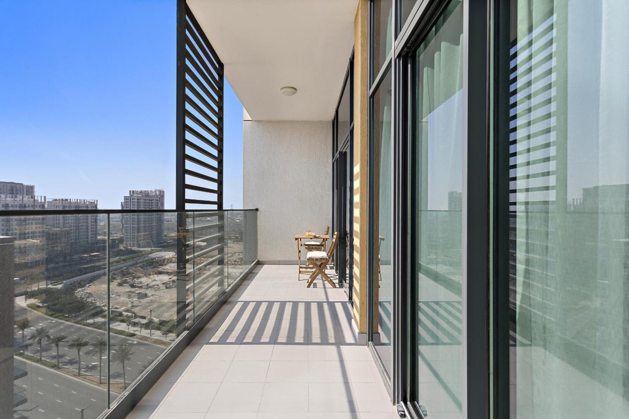 Vayk - Luxurious 1bd With Balcony In Hills Estate Apartment Dubai