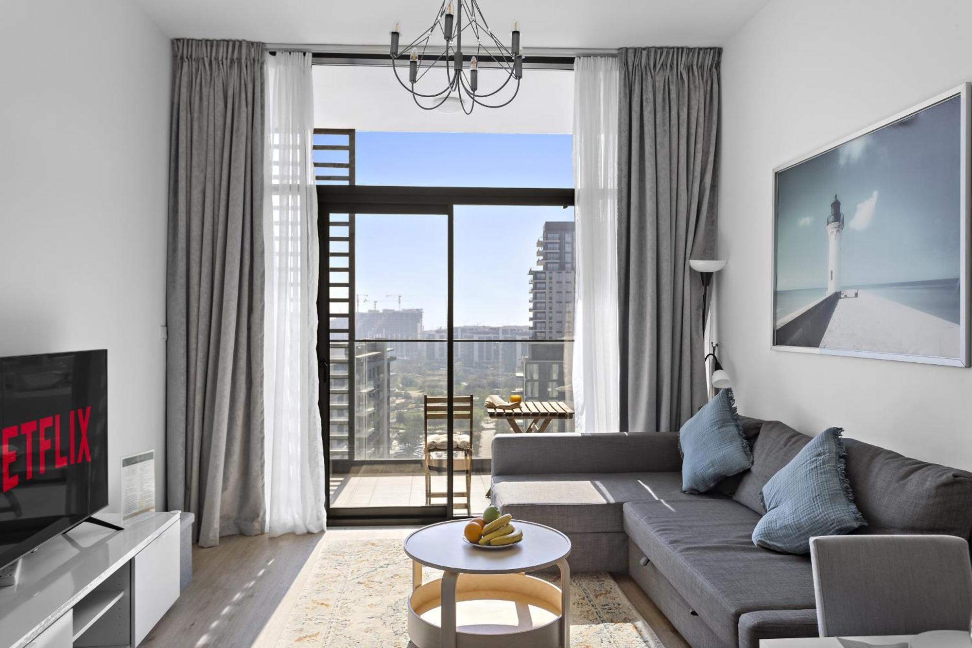 Vayk - Luxurious 1bd With Balcony In Hills Estate *
