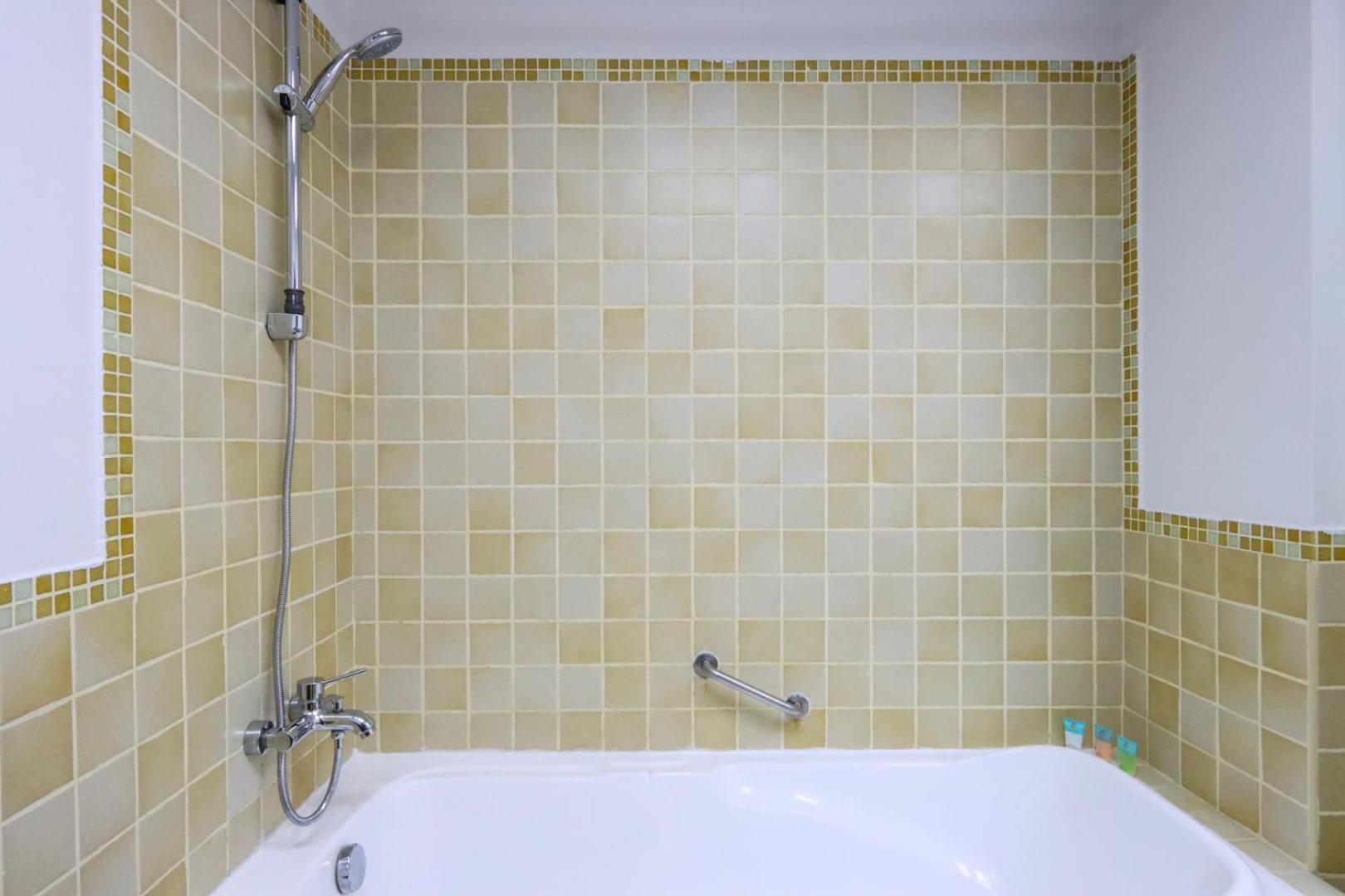 Livbnb - Stunning 2bhk In Shams Walk To * Dubai
