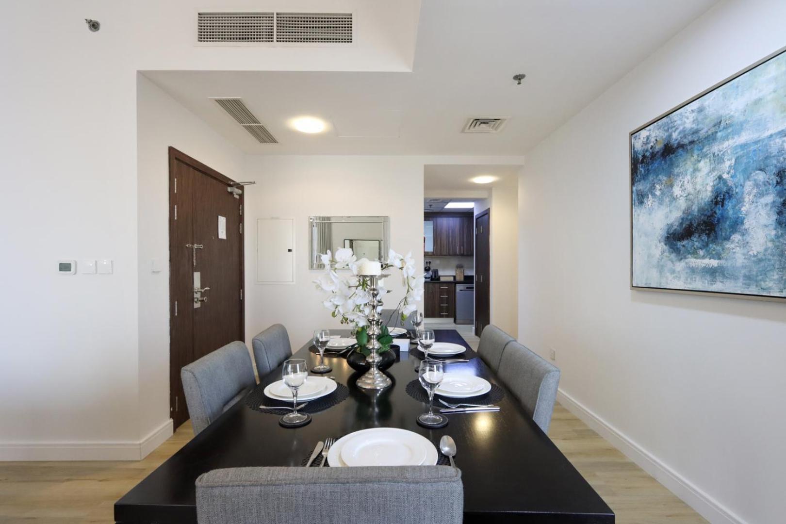 Apartment Livbnb - Spacious 2bhk In Shams Walk To