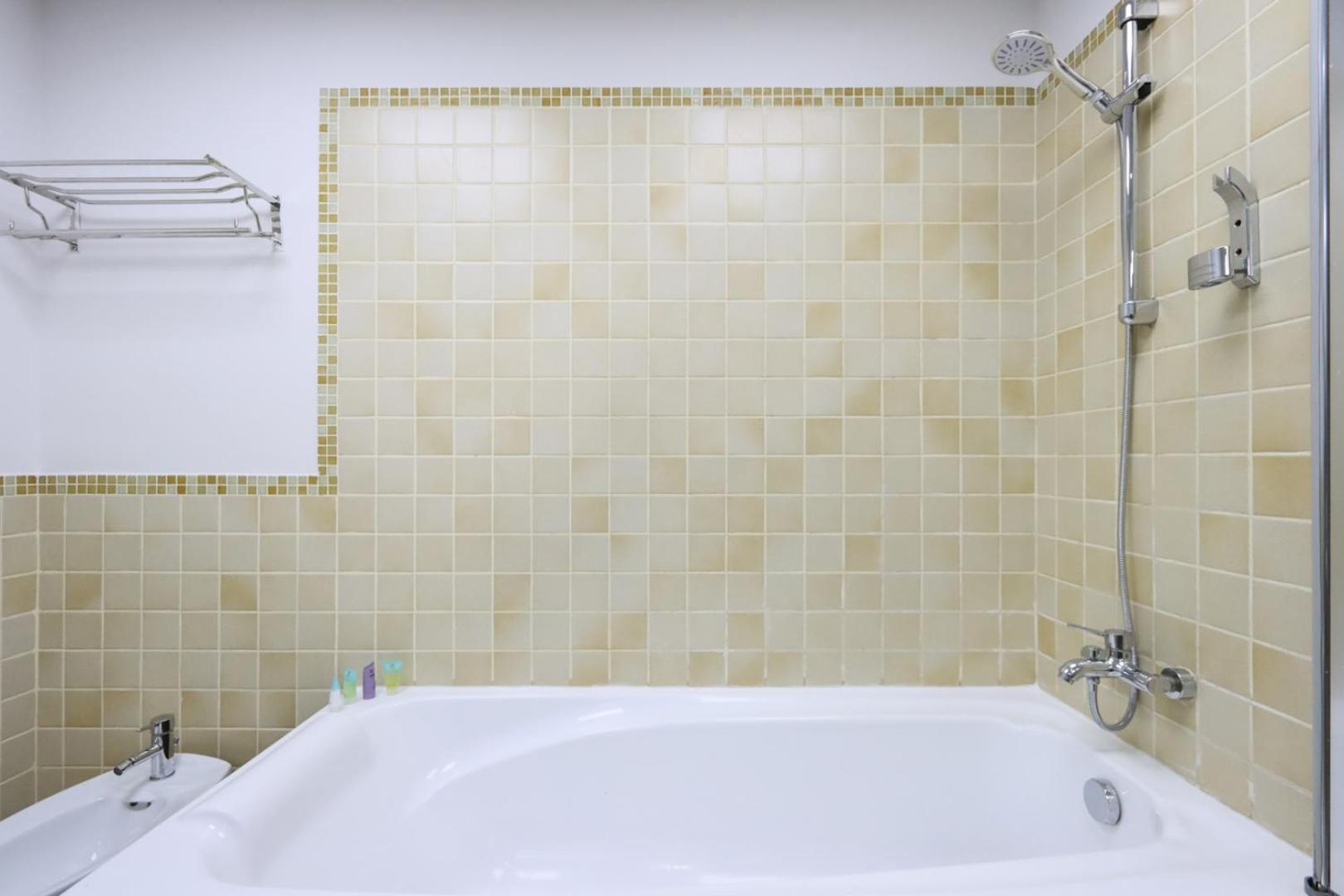 Livbnb - Spacious 2bhk In Shams Walk To Apartment Dubai