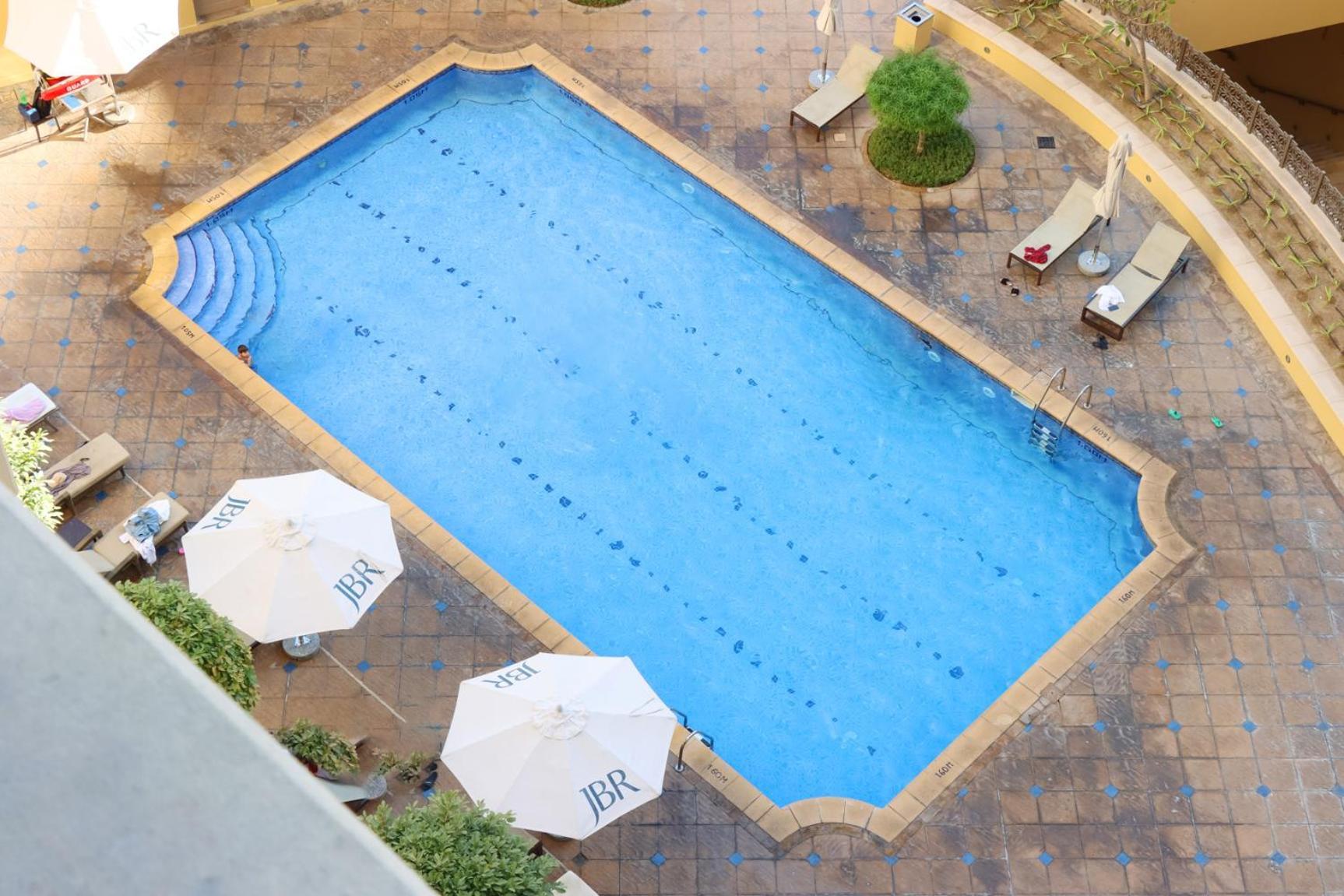 Livbnb - Spacious 2bhk In Shams Walk To Apartment