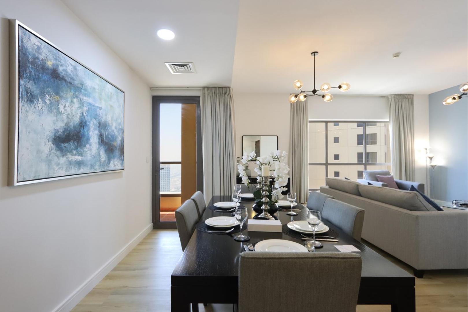 Livbnb - Spacious 2bhk In Shams Walk To * Dubai