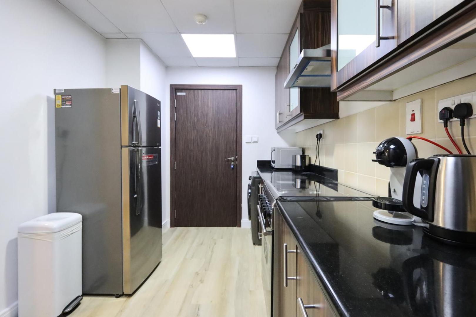 Livbnb - Spacious 2bhk In Shams Walk To Dubai
