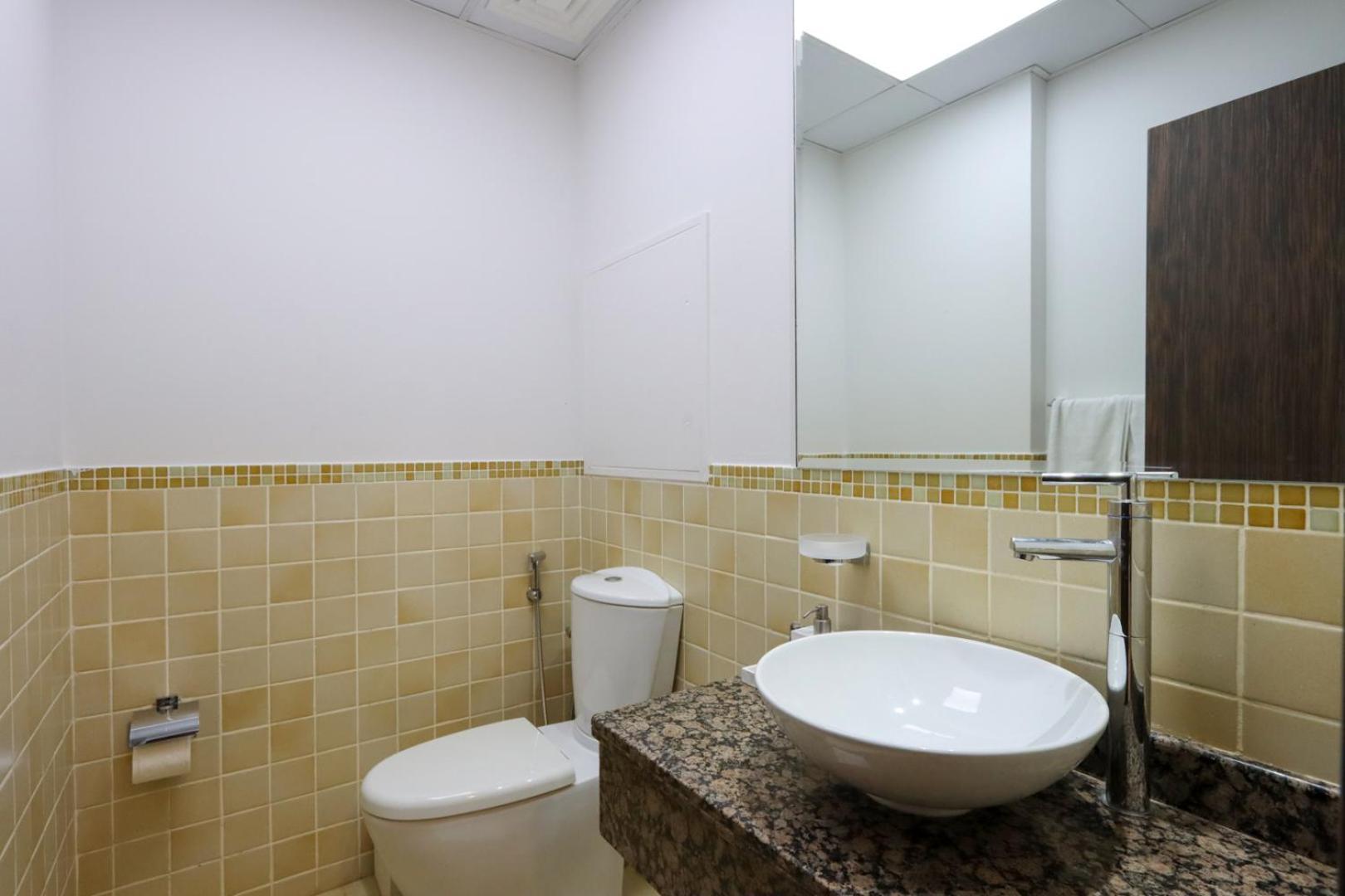 Livbnb - Spacious 2bhk In Shams Walk To *