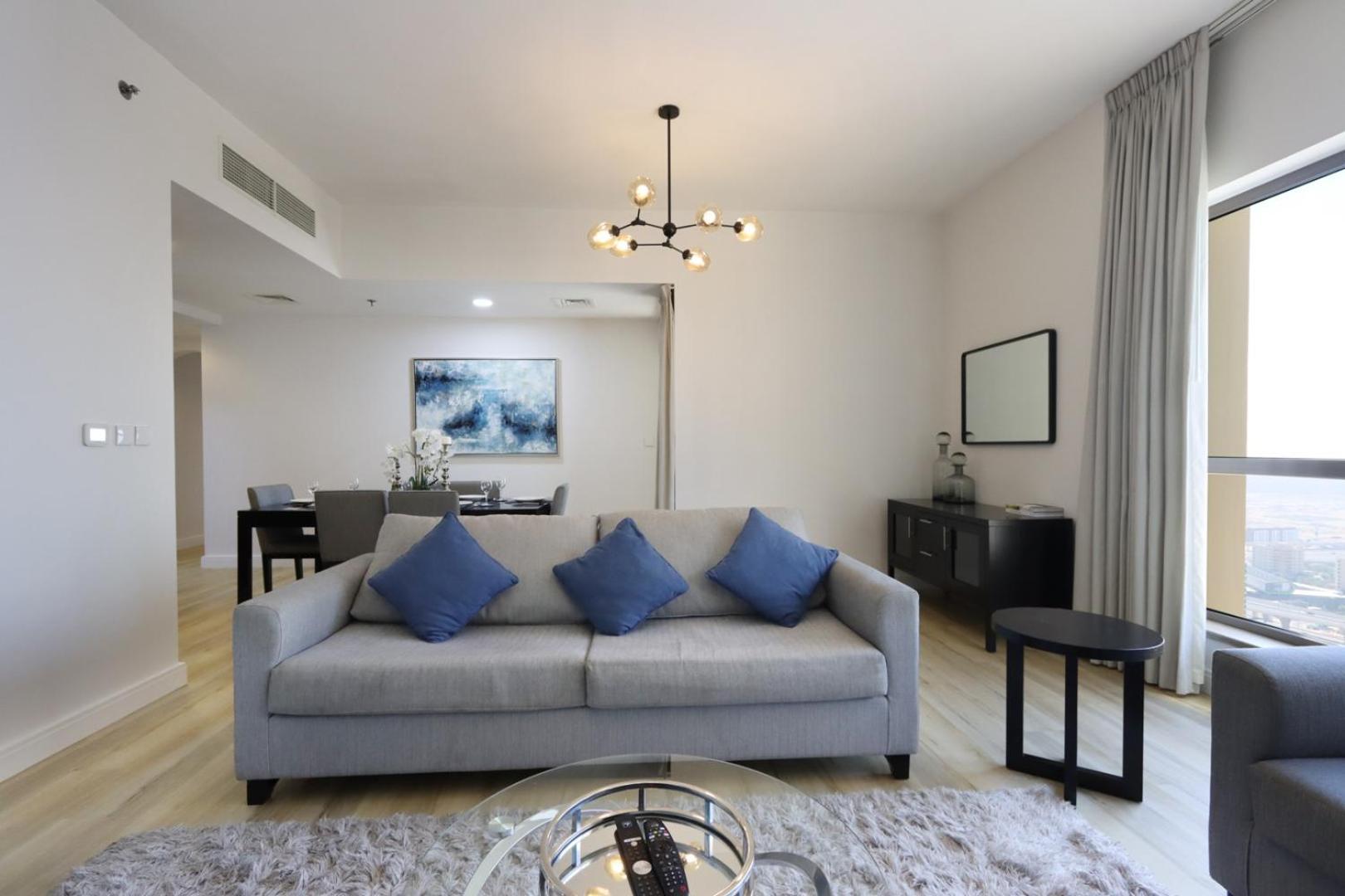 Livbnb - Spacious 2bhk In Shams Walk To