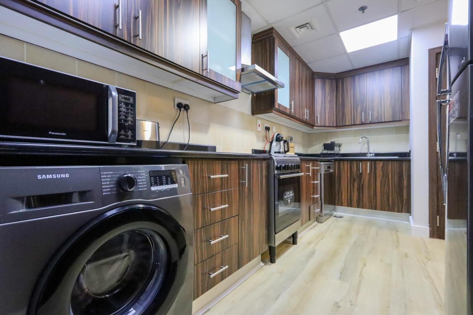 Apartment Livbnb - Spacious 2bhk In Shams Walk To
