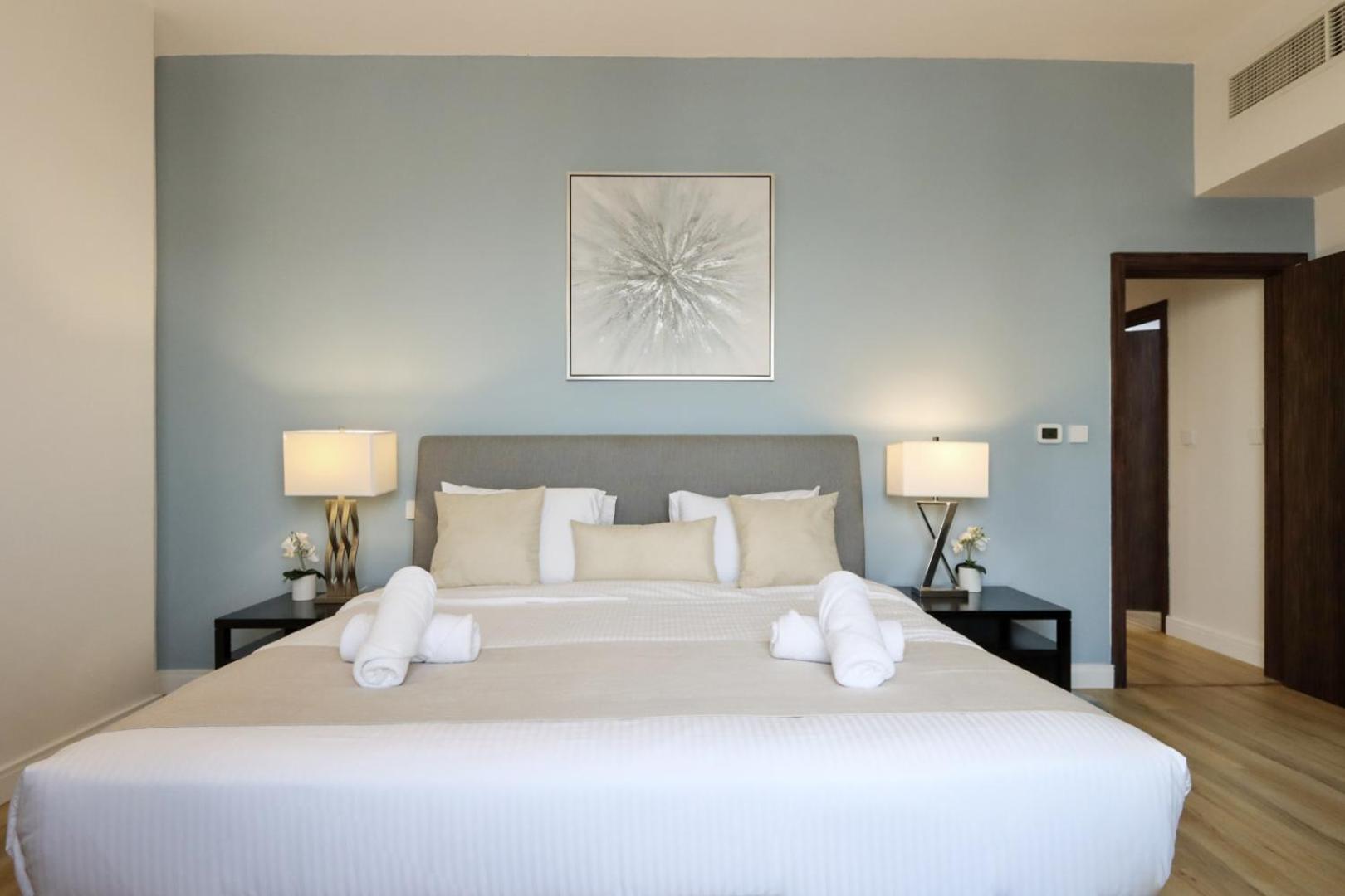 Livbnb - Spacious 2bhk In Shams Walk To Apartment *