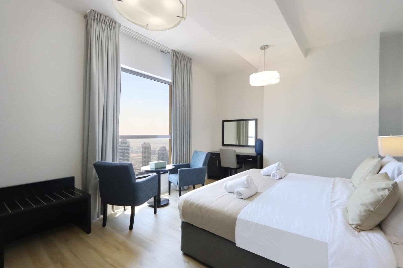 Livbnb - Spacious 2bhk In Shams Walk To *