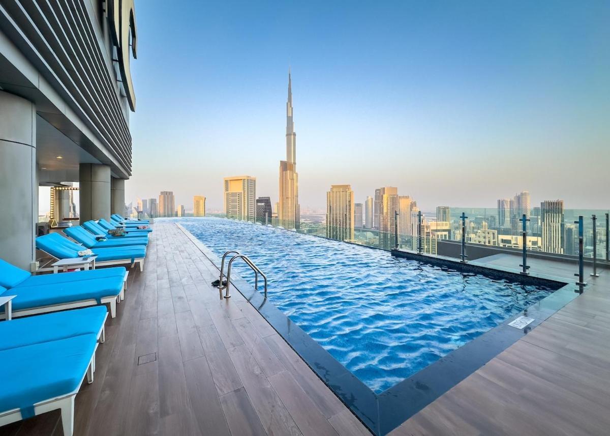 Apartment Cloud Nine Panorama & Rooftop Infinity Pool, 3br In Paramount Midtown Dubai