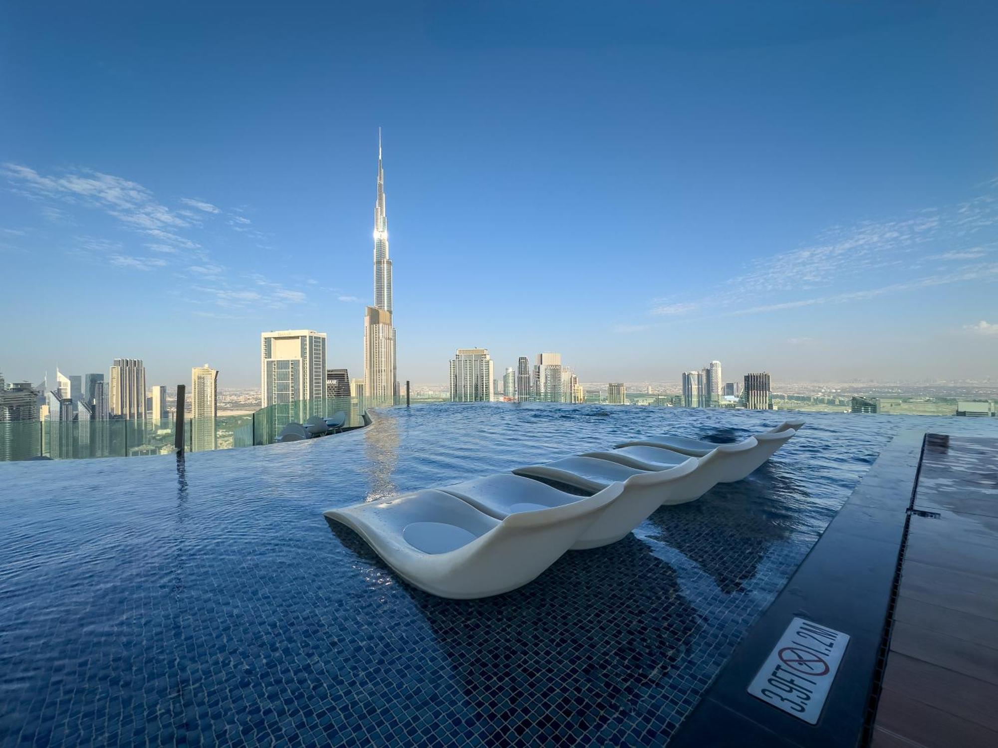 Cloud Nine Panorama & Rooftop Infinity Pool, 3br In Paramount Midtown * Dubai