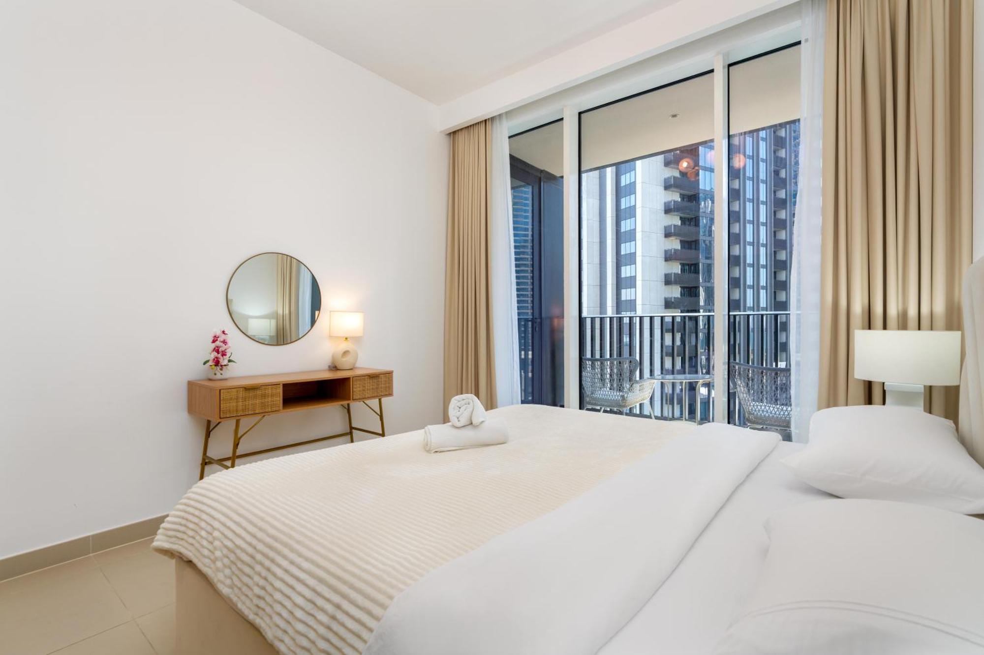 Luxury Pool View Apartment
