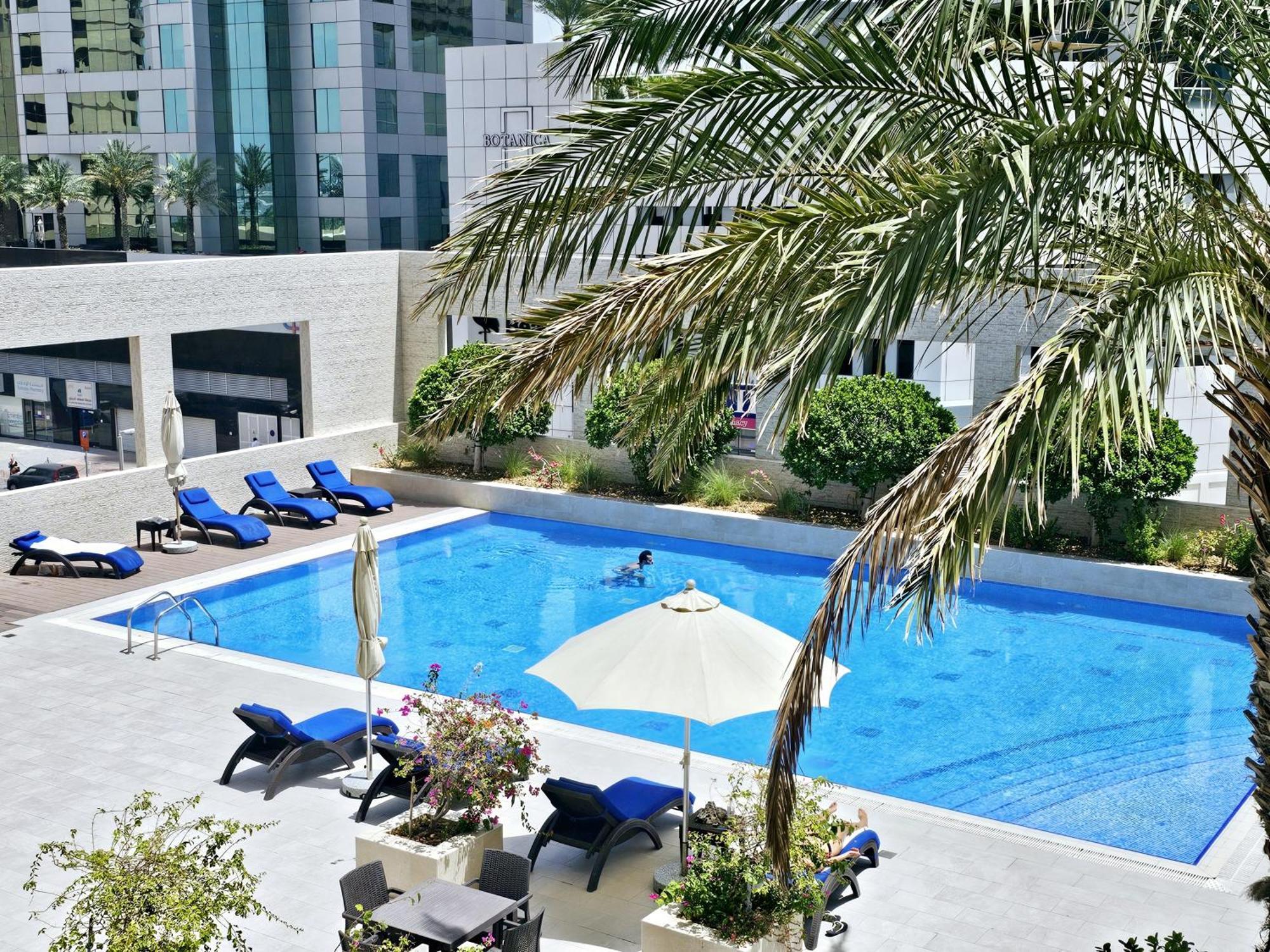 Sunrise Homes - Pool Side With Huge Balcony Apartment *