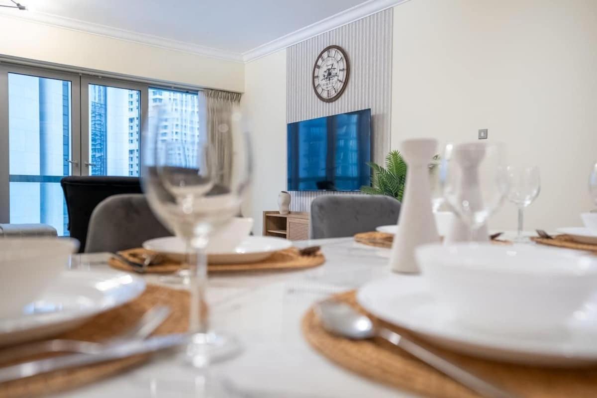 Incredible Downtown Location Apartment Dubai