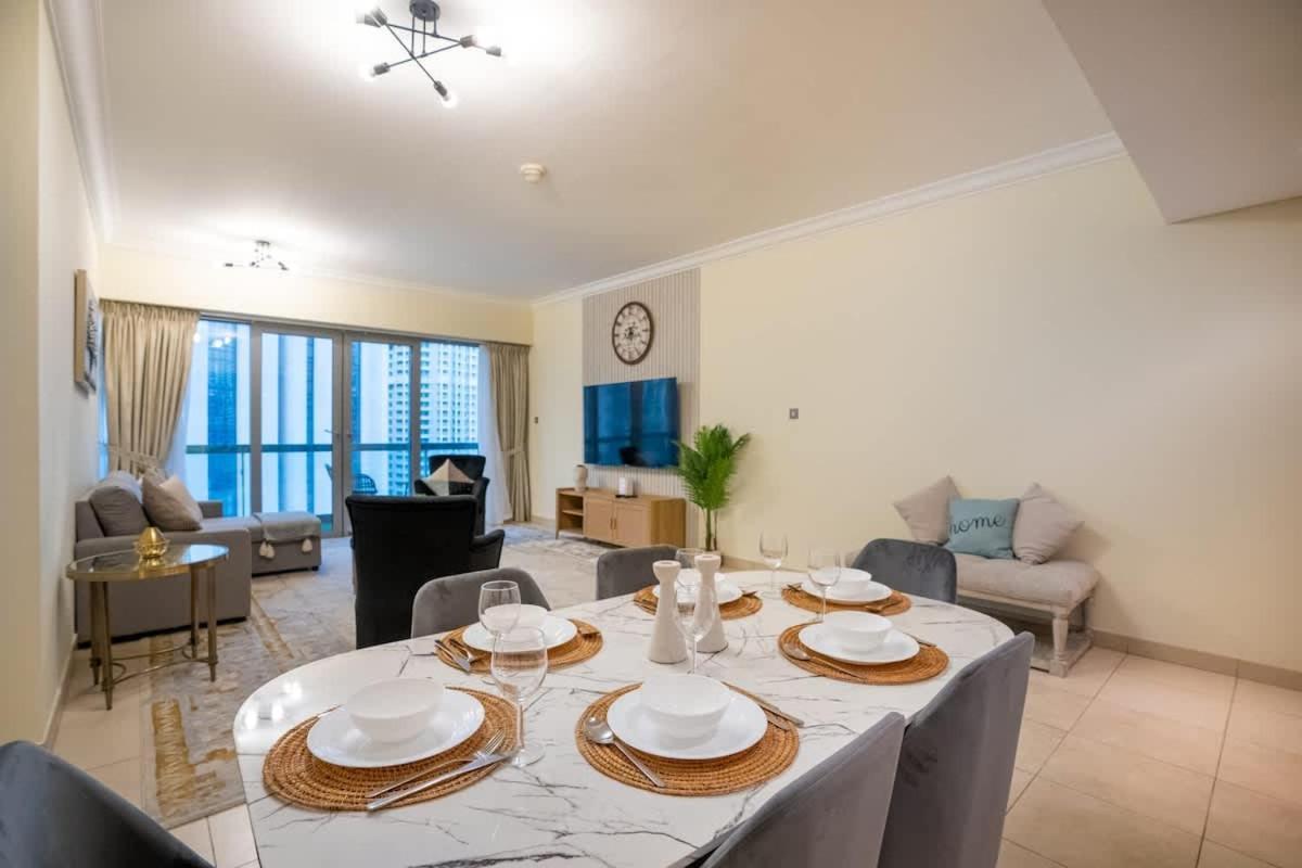 Incredible Downtown Location Apartment