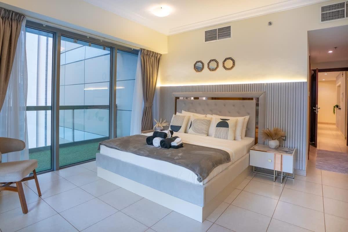 Incredible Downtown Location Apartment *