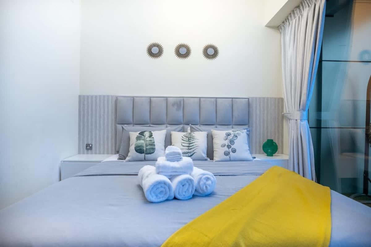 Incredible Downtown Location