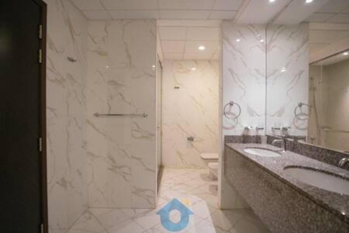 G18sa 3-br Duplex Haven In Iconic Palm Jumeirah Dubai