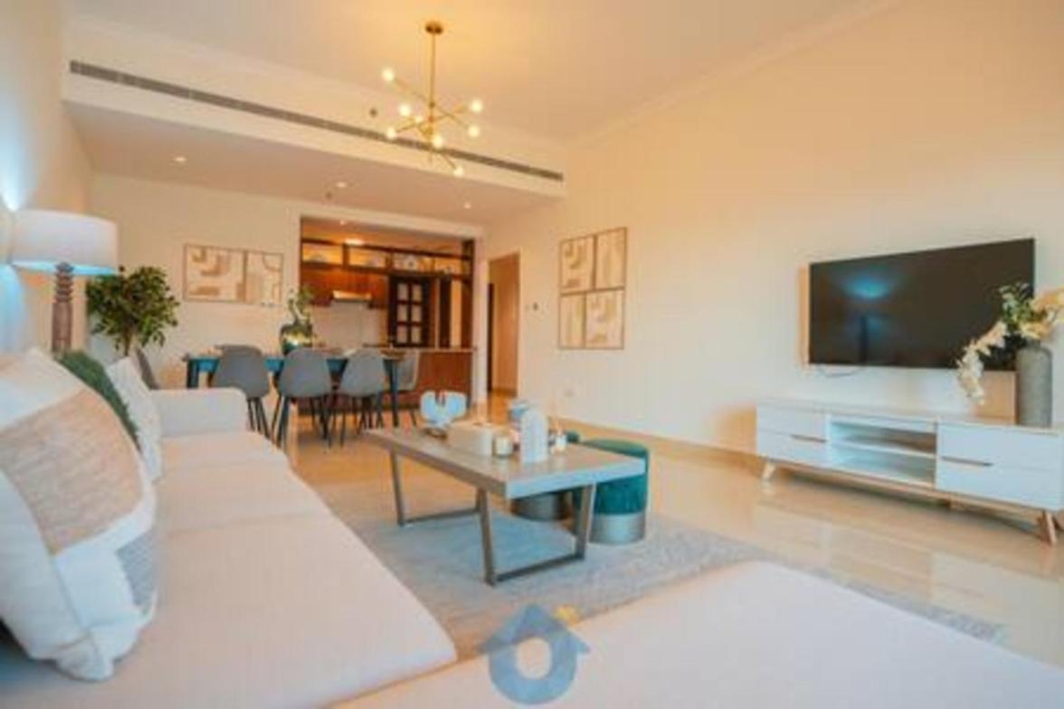 252sa Modern Beachfront 3-bhk In Palm Jumeirah *