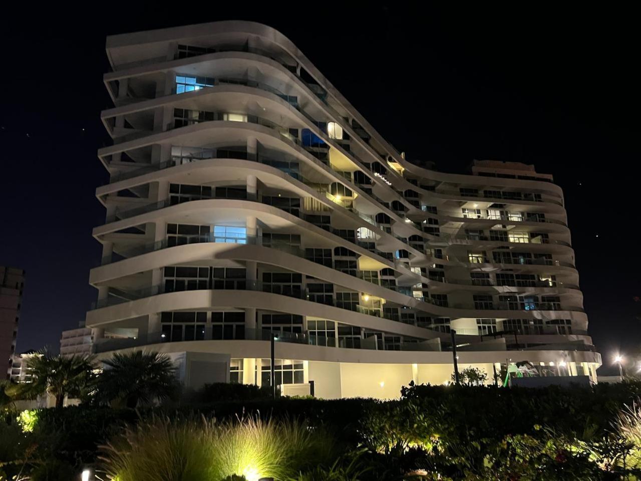 Cozy With Access In Palm Jumeirah Apartment