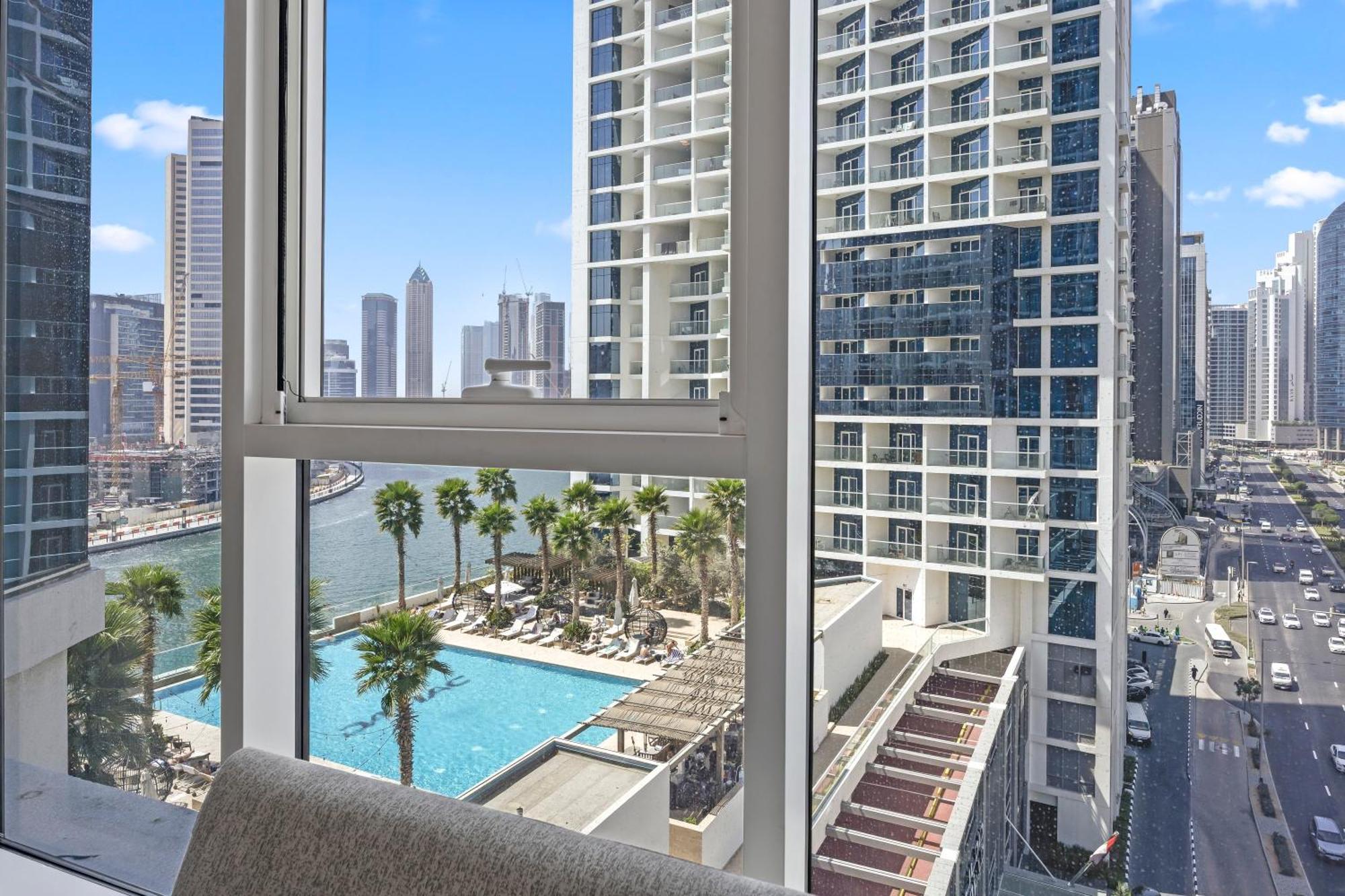Your Stylish Getaway Near The Iconic Burj Khalifa Apartment Dubai