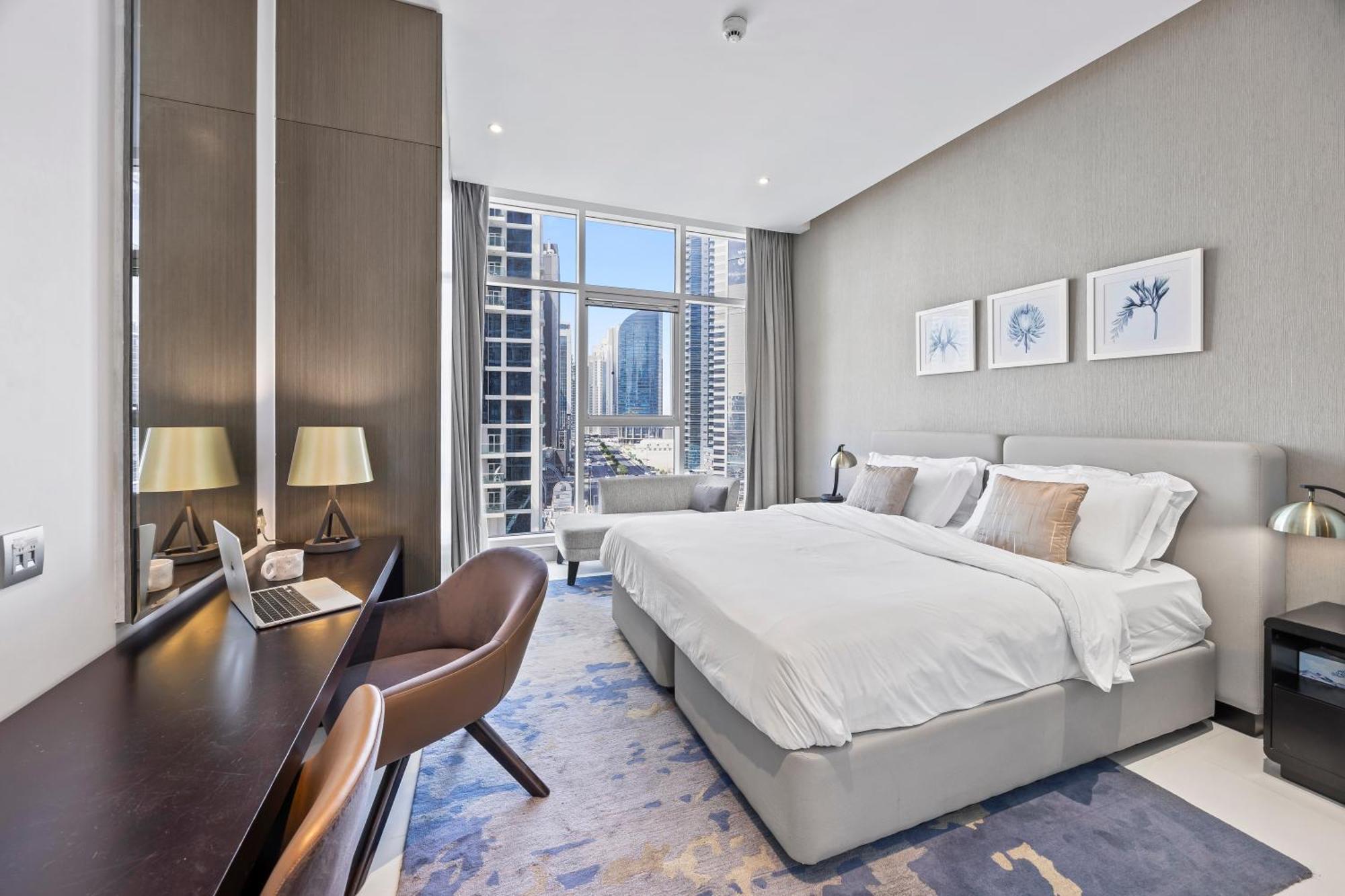 Apartment Your Stylish Getaway Near The Iconic Burj Khalifa Dubai