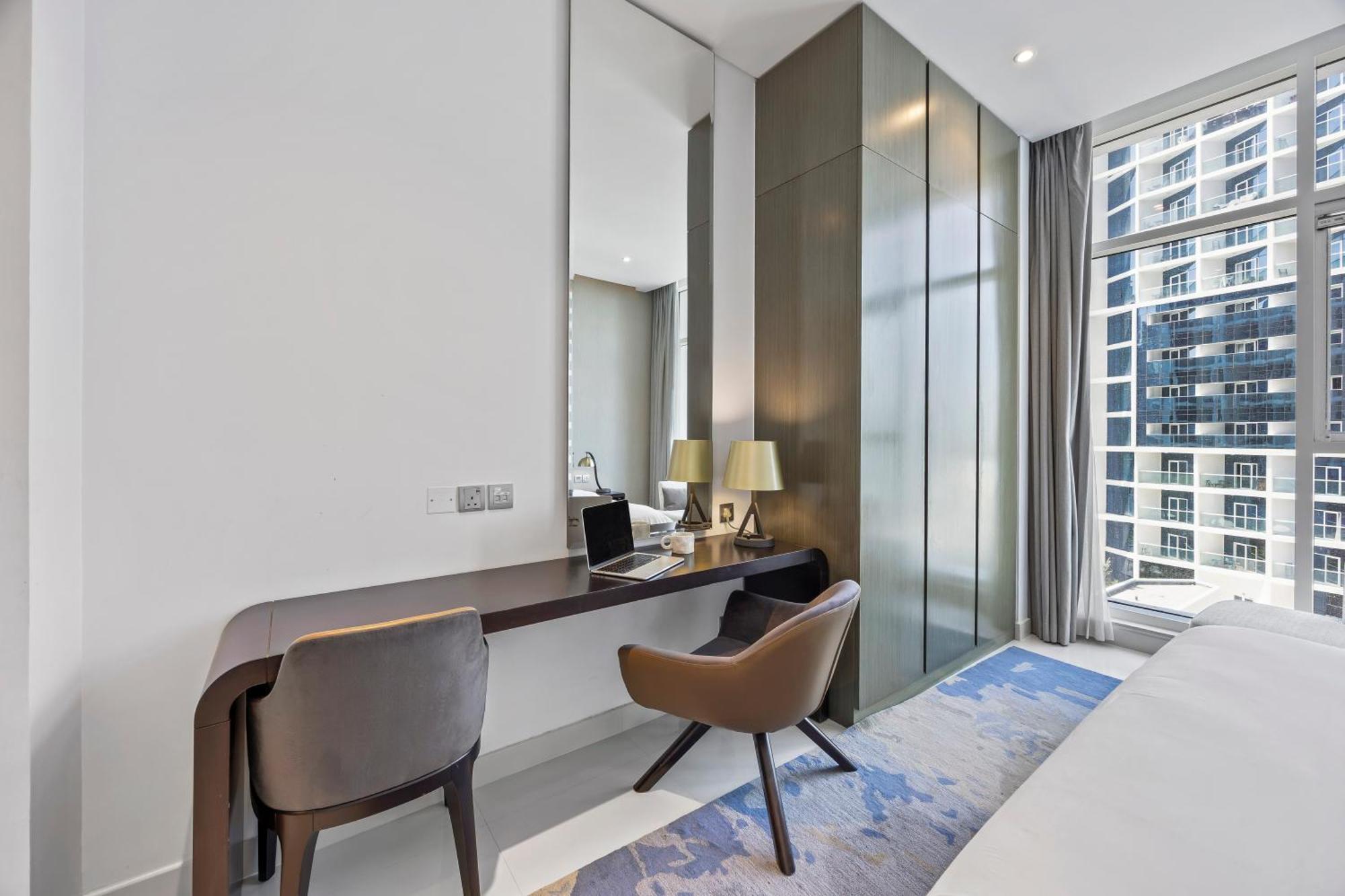Apartment Your Stylish Getaway Near The Iconic Burj Khalifa *