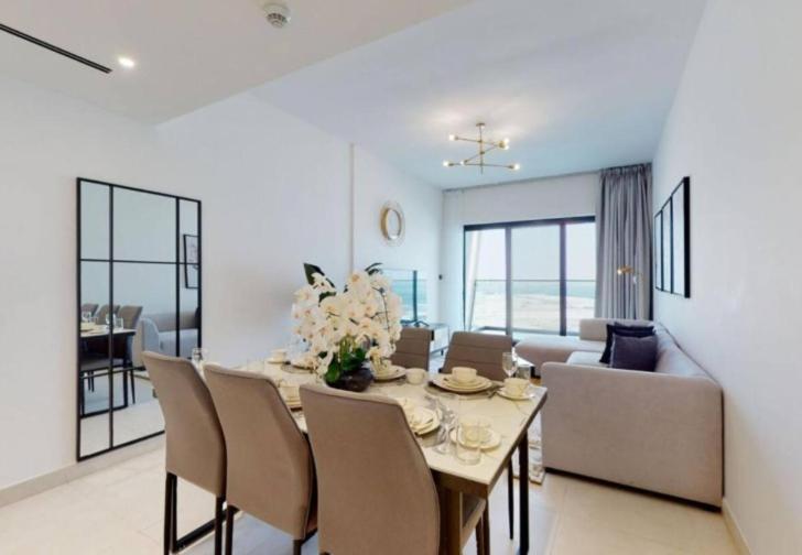 Lavish At 3br - Binghatti Creek - Sleek & Sophisticated - Steps Away From Mall & Burj Khalifa Apartment